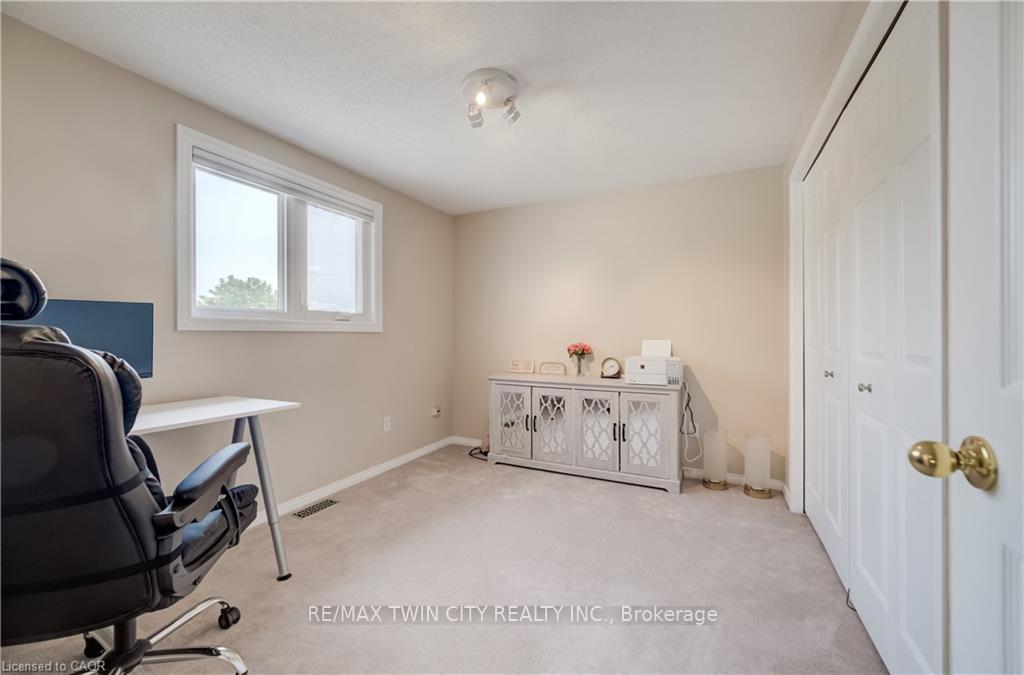 Photo 25 of 451 Burnett Avenue, Cambridge, Fiddlesticks — HOMEH