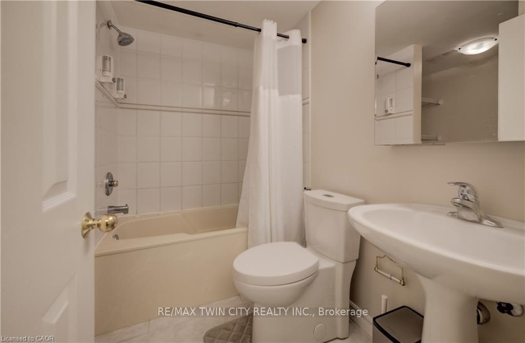 Photo 32 of 451 Burnett Avenue, Cambridge, Fiddlesticks — HOMEH