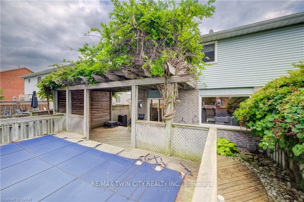 Photo 37 of 451 Burnett Avenue, Cambridge, Fiddlesticks — HOMEH