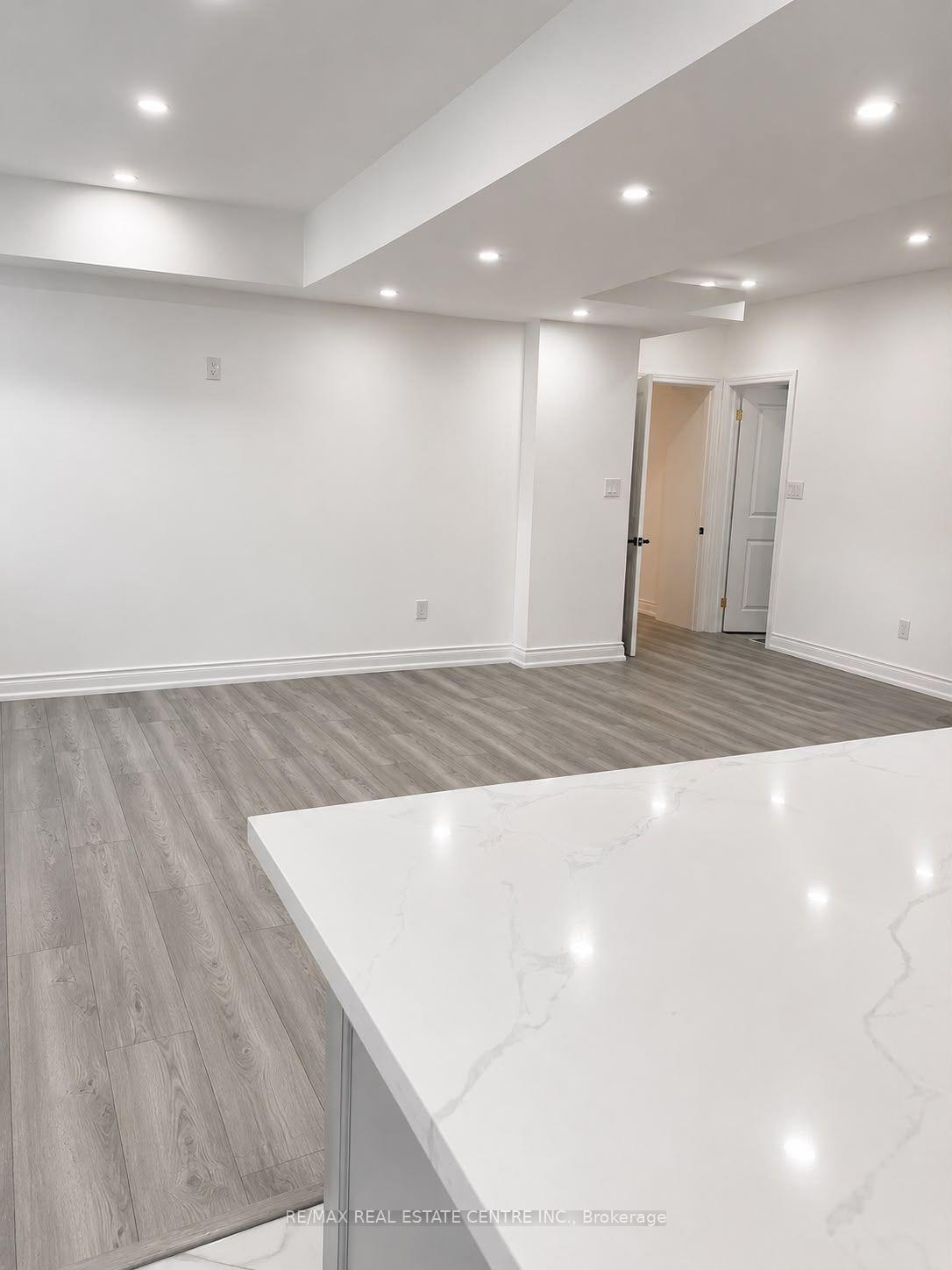 Photo 11 of Unit Lower, 10 Virtue Crescent, Vaughan, Vellore Village — HOMEH