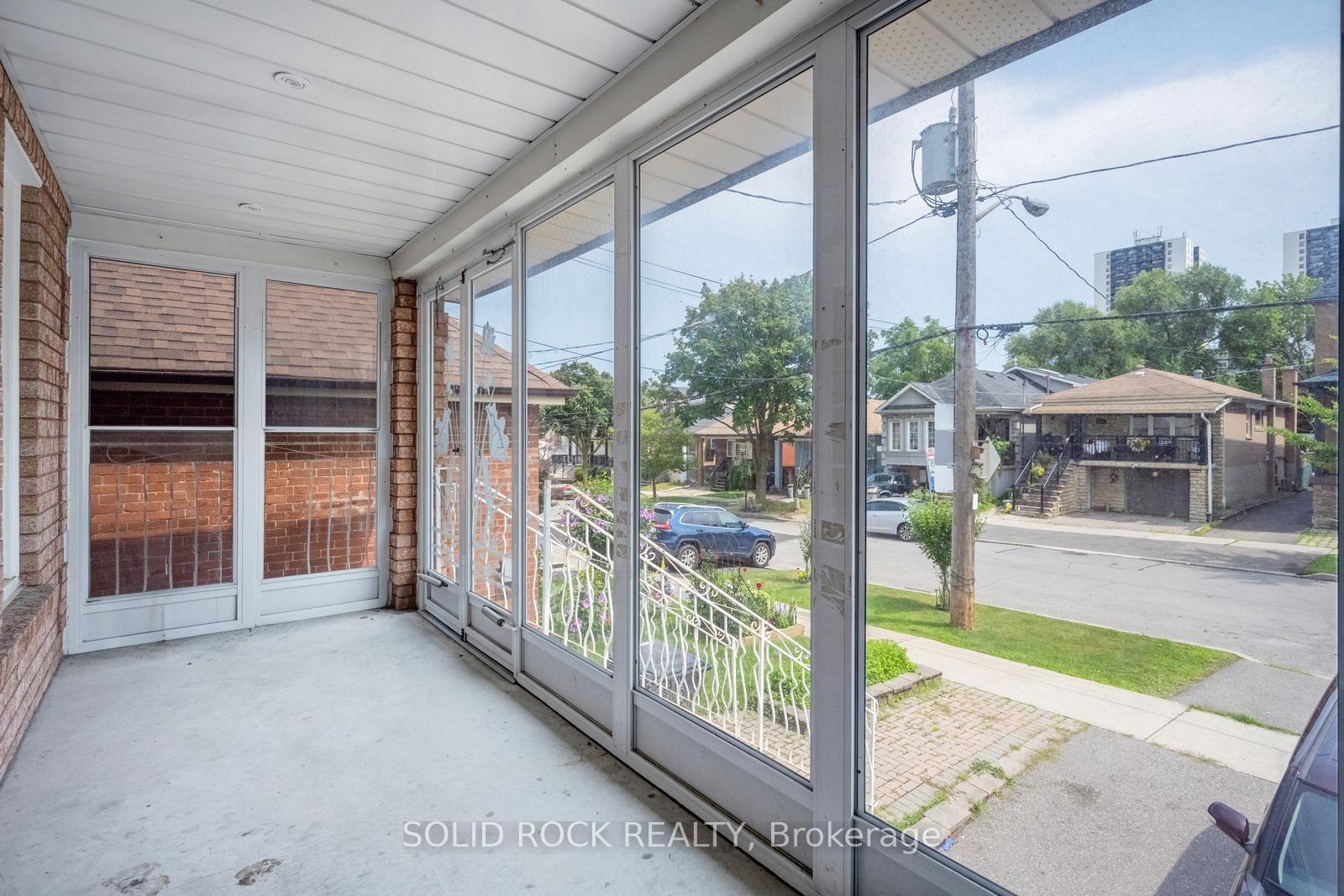 Photo 2 of 18 Maple Bush Avenue, North York, Humberlea-Pelmo Park — HOMEH