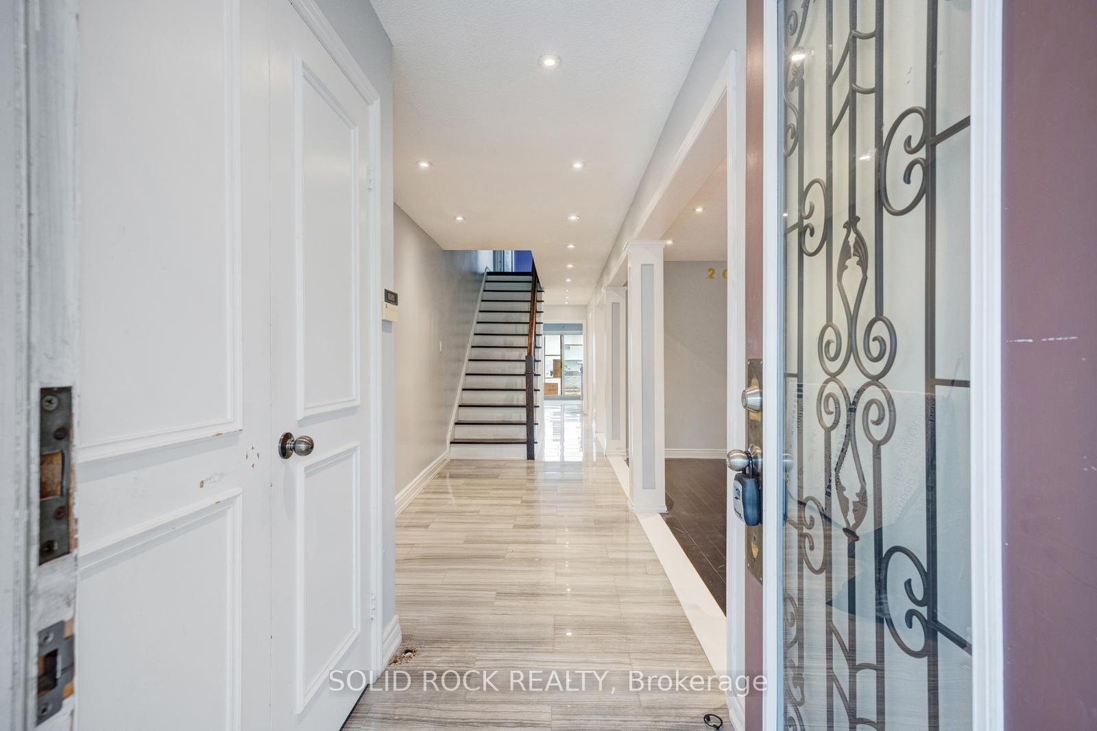 Photo 5 of 18 Maple Bush Avenue, North York, Humberlea-Pelmo Park — HOMEH