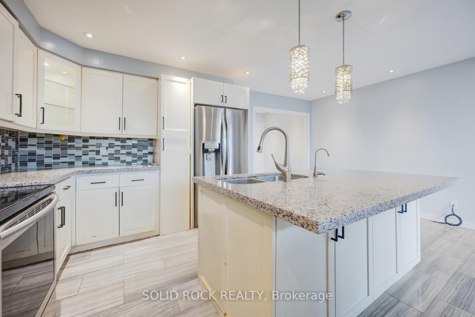 Photo 11 of 18 Maple Bush Avenue, North York, Humberlea-Pelmo Park — HOMEH