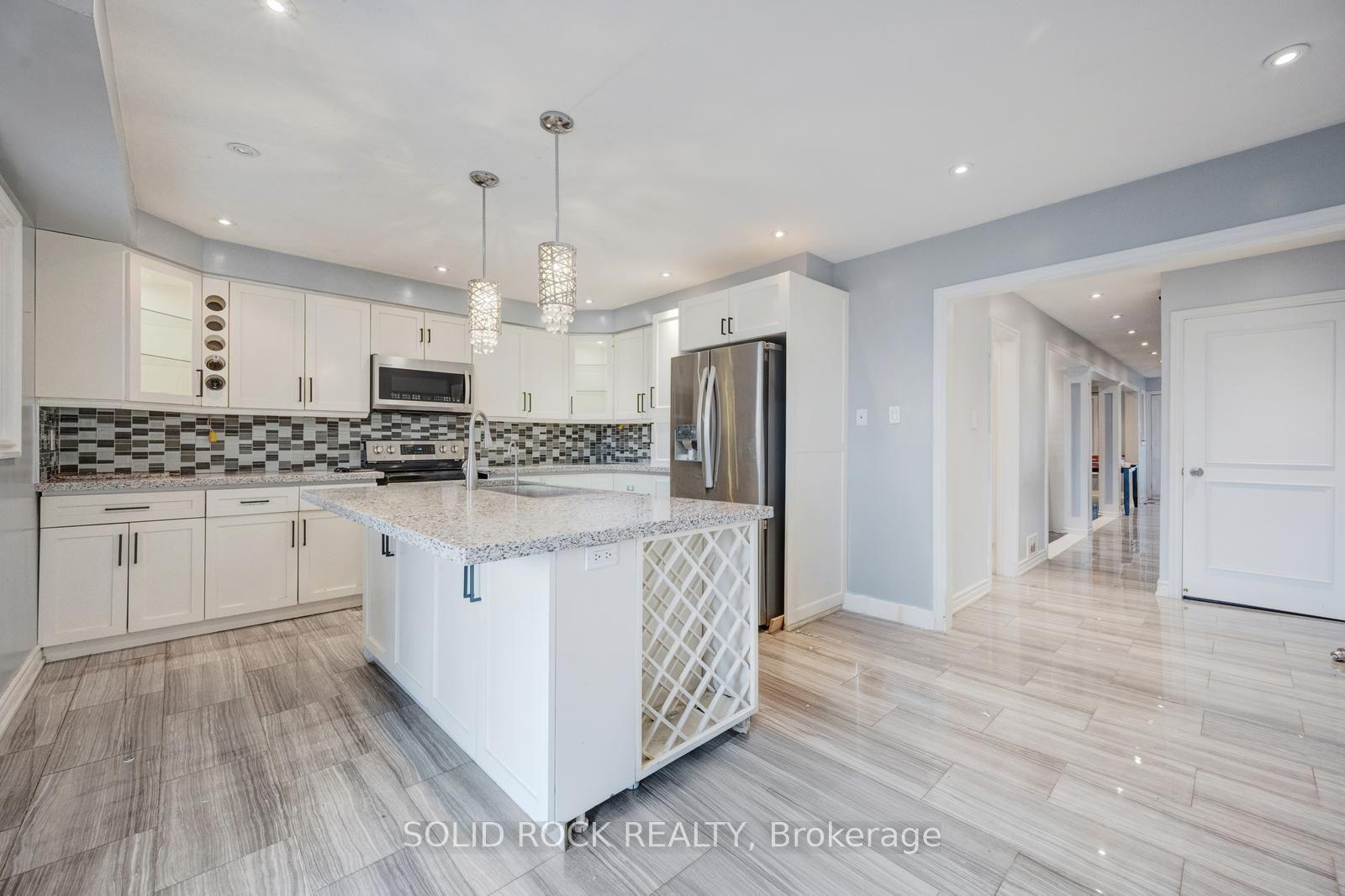 Photo 12 of 18 Maple Bush Avenue, North York, Humberlea-Pelmo Park — HOMEH