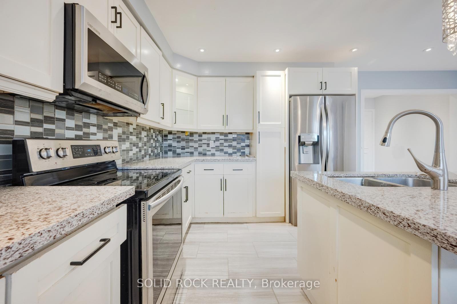 Photo 13 of 18 Maple Bush Avenue, North York, Humberlea-Pelmo Park — HOMEH