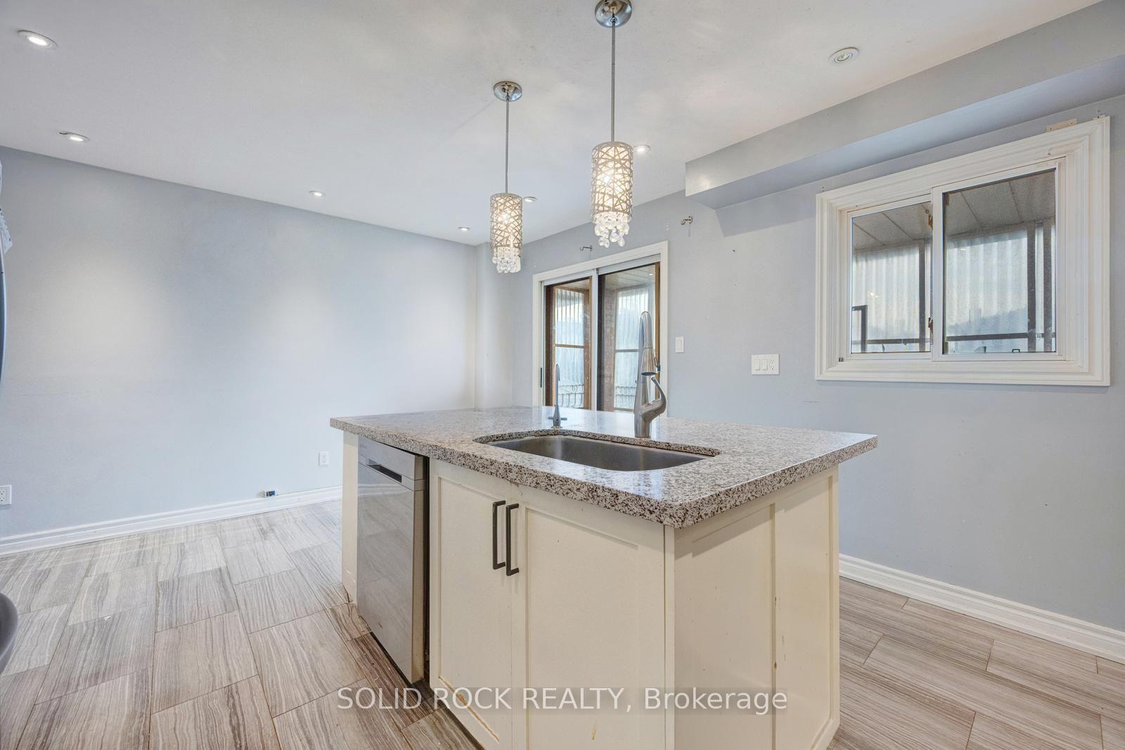 Photo 14 of 18 Maple Bush Avenue, North York, Humberlea-Pelmo Park — HOMEH