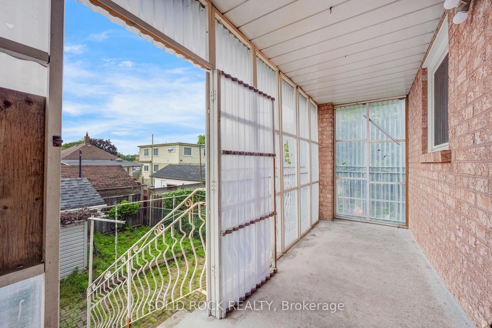 Photo 35 of 18 Maple Bush Avenue, North York, Humberlea-Pelmo Park — HOMEH