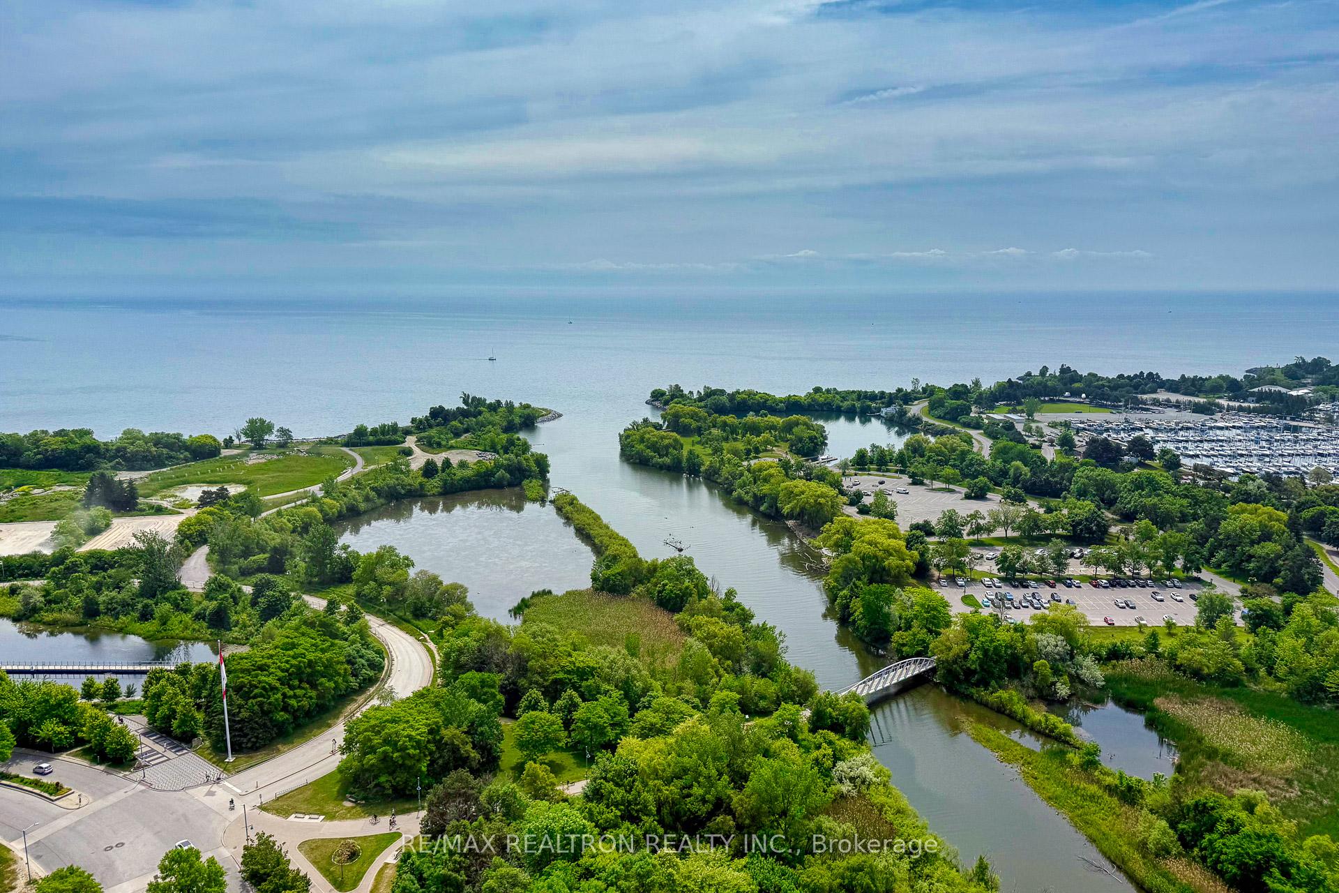 Front of Unit 3509, 2200 Lake Shore Boulevard W