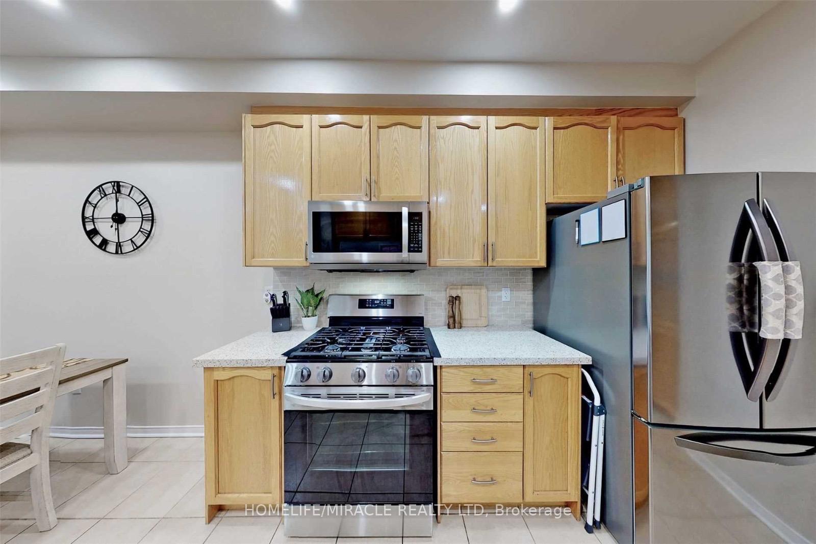 Photo 9 of 3258 Angel Pass Drive, Mississauga, Churchill Meadows — HOMEH