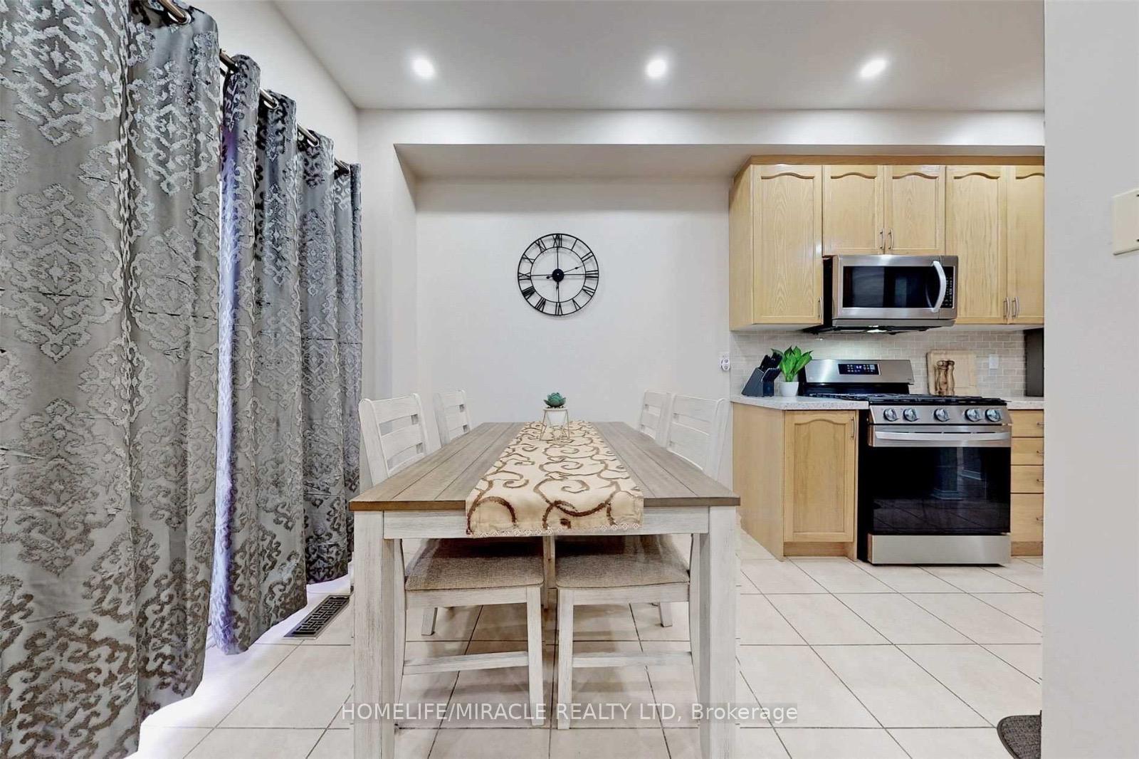 Photo 12 of 3258 Angel Pass Drive, Mississauga, Churchill Meadows — HOMEH