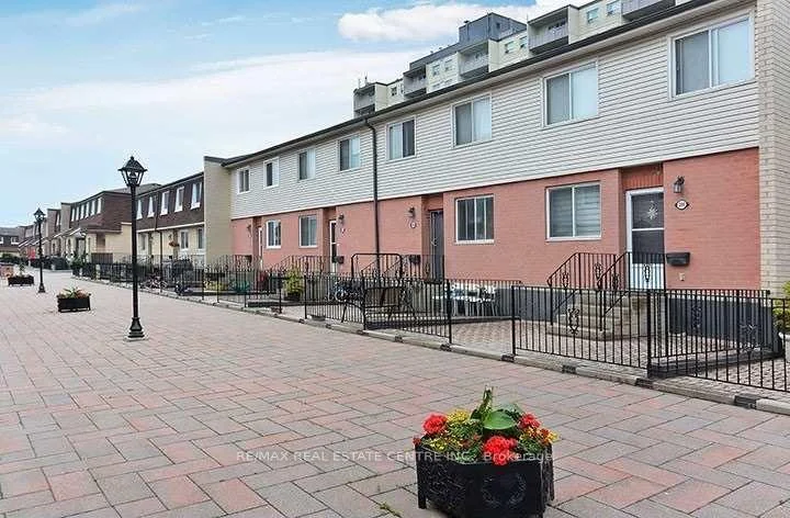 Front of Unit 200, 2170 Bromsgrove Road