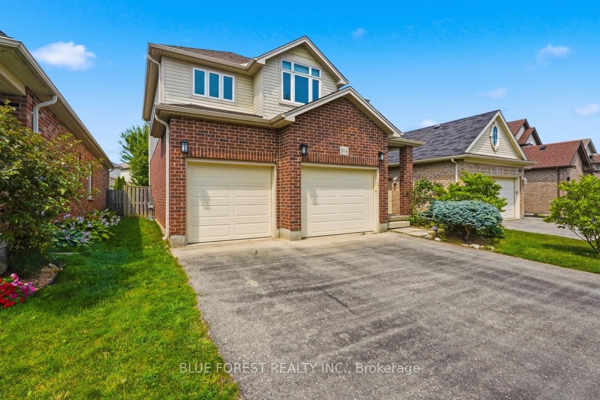 Photo 3 of 1834 Dormer Drive, London, South U — HOMEH