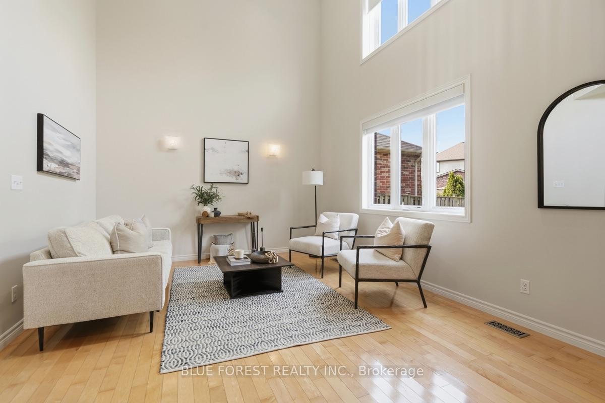 Photo 8 of 1834 Dormer Drive, London, South U — HOMEH