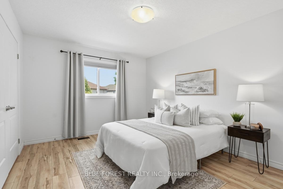 Photo 20 of 1834 Dormer Drive, London, South U — HOMEH