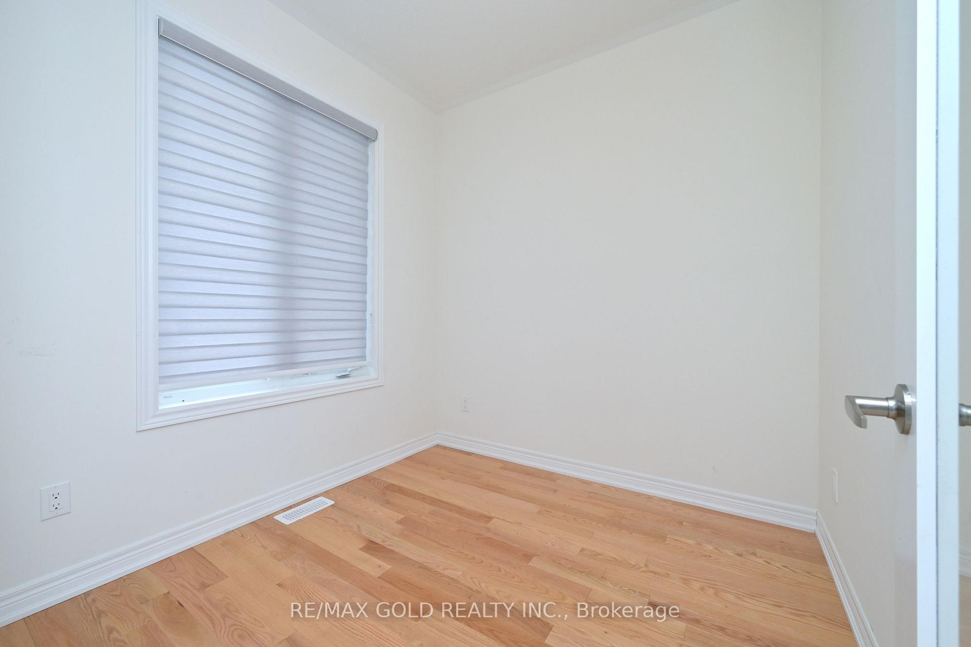 Photo 3 of 1345 Davis Loop, Innisfil, Lefroy — HOMEH