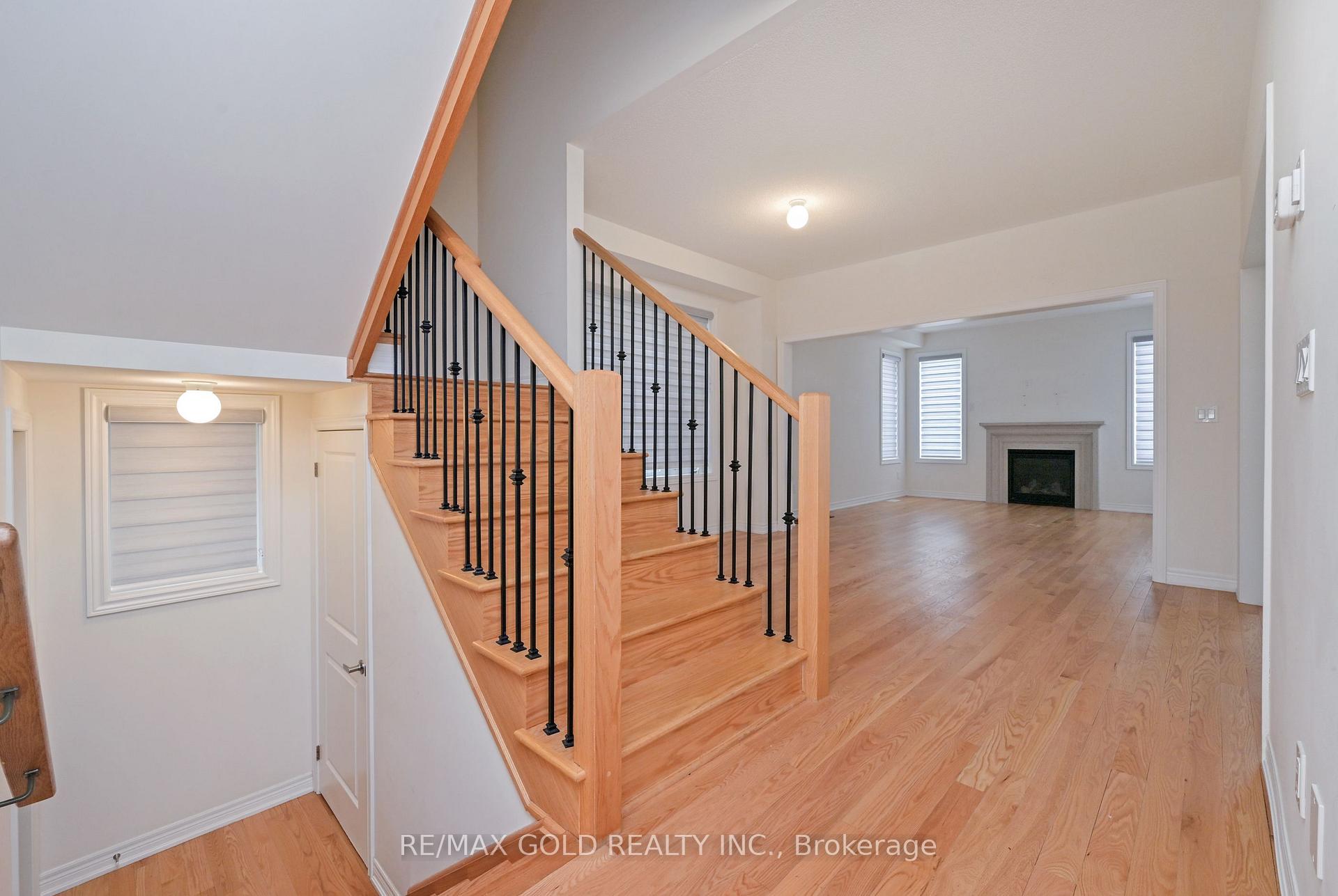Photo 6 of 1345 Davis Loop, Innisfil, Lefroy — HOMEH