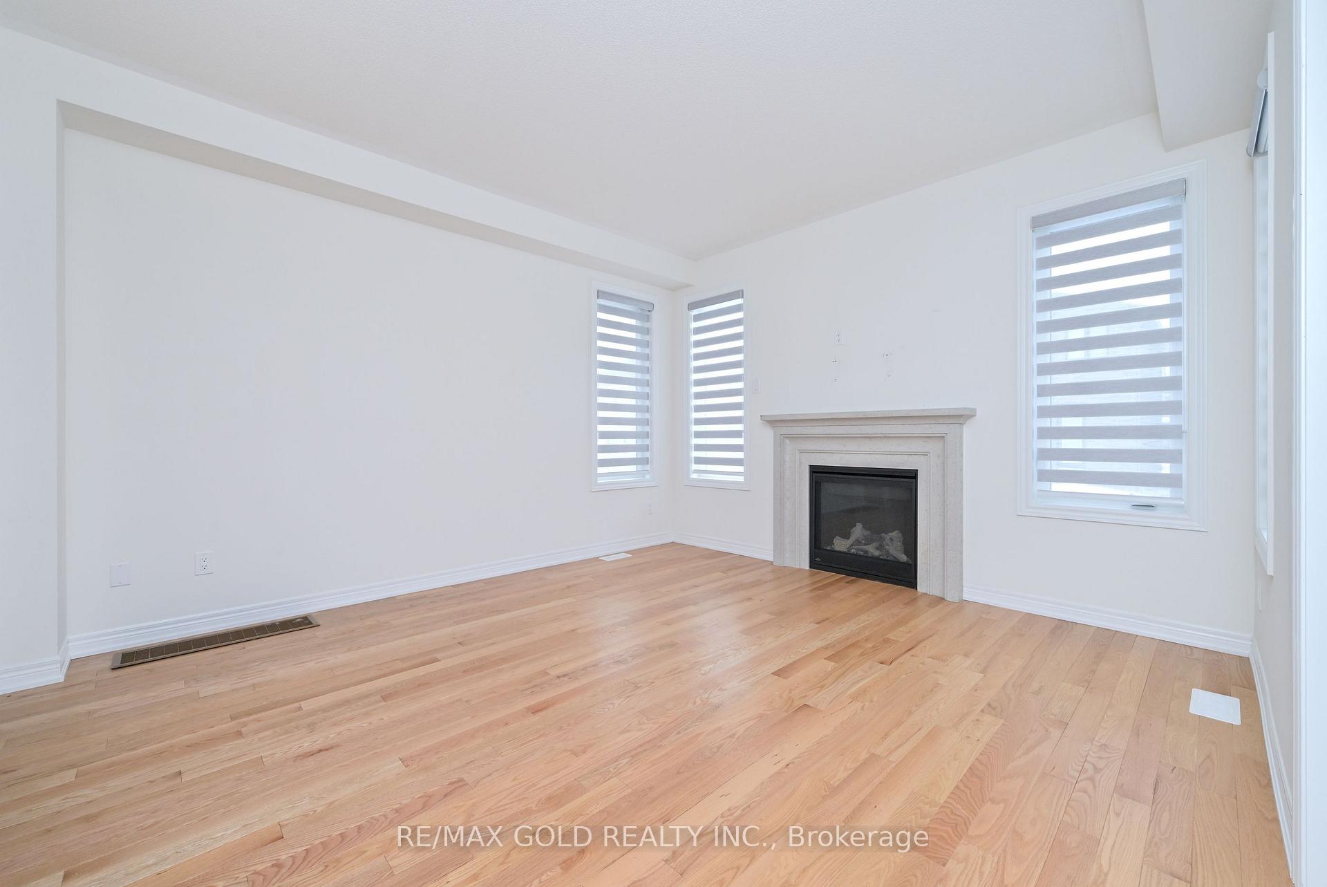 Photo 7 of 1345 Davis Loop, Innisfil, Lefroy — HOMEH