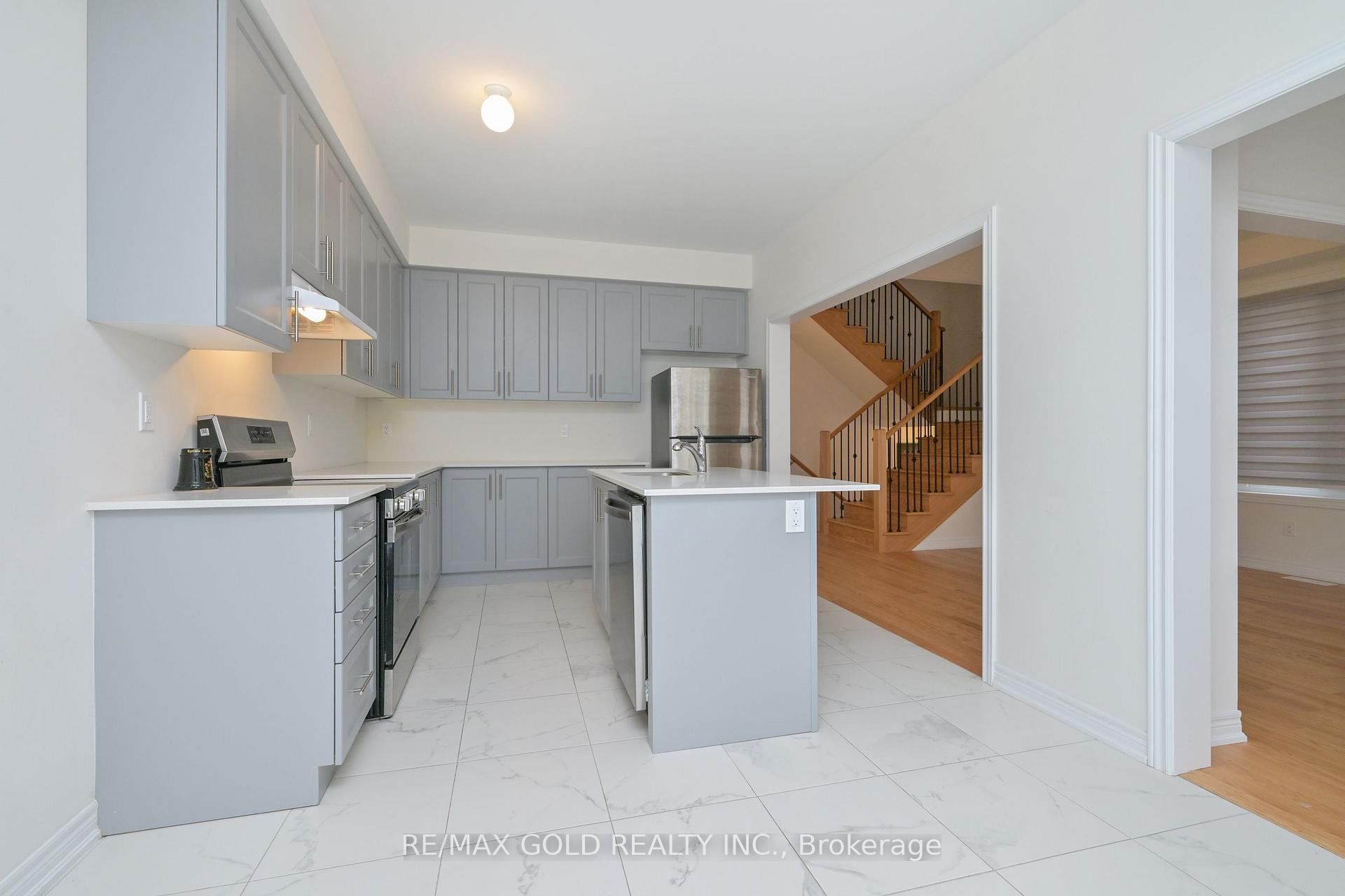 Photo 9 of 1345 Davis Loop, Innisfil, Lefroy — HOMEH