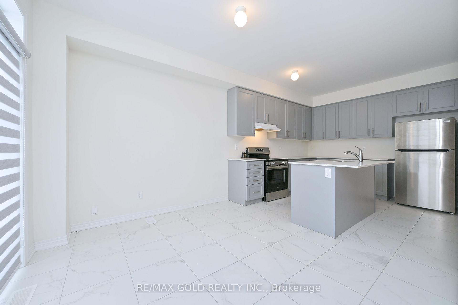 Photo 10 of 1345 Davis Loop, Innisfil, Lefroy — HOMEH