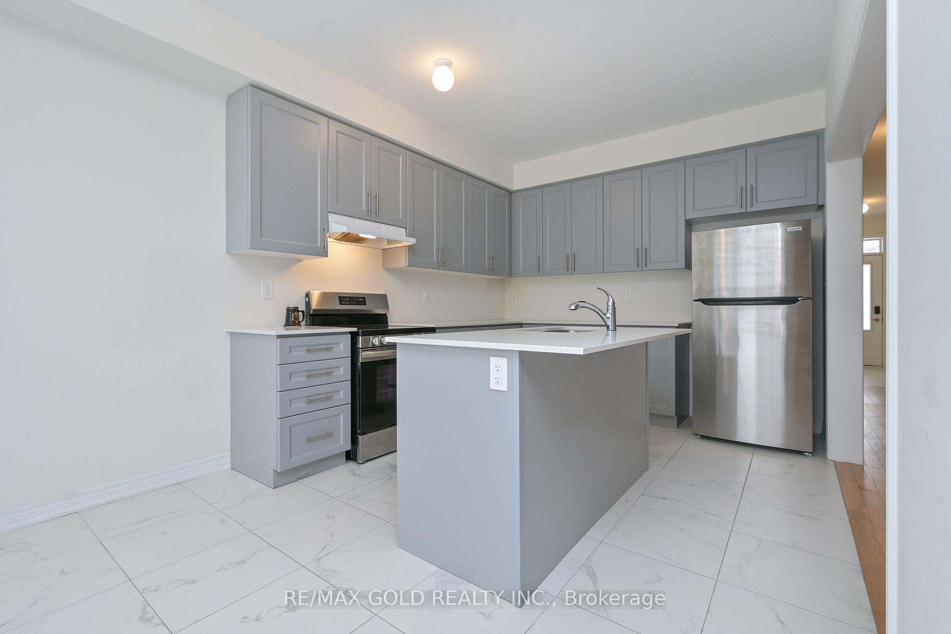 Photo 15 of 1345 Davis Loop, Innisfil, Lefroy — HOMEH