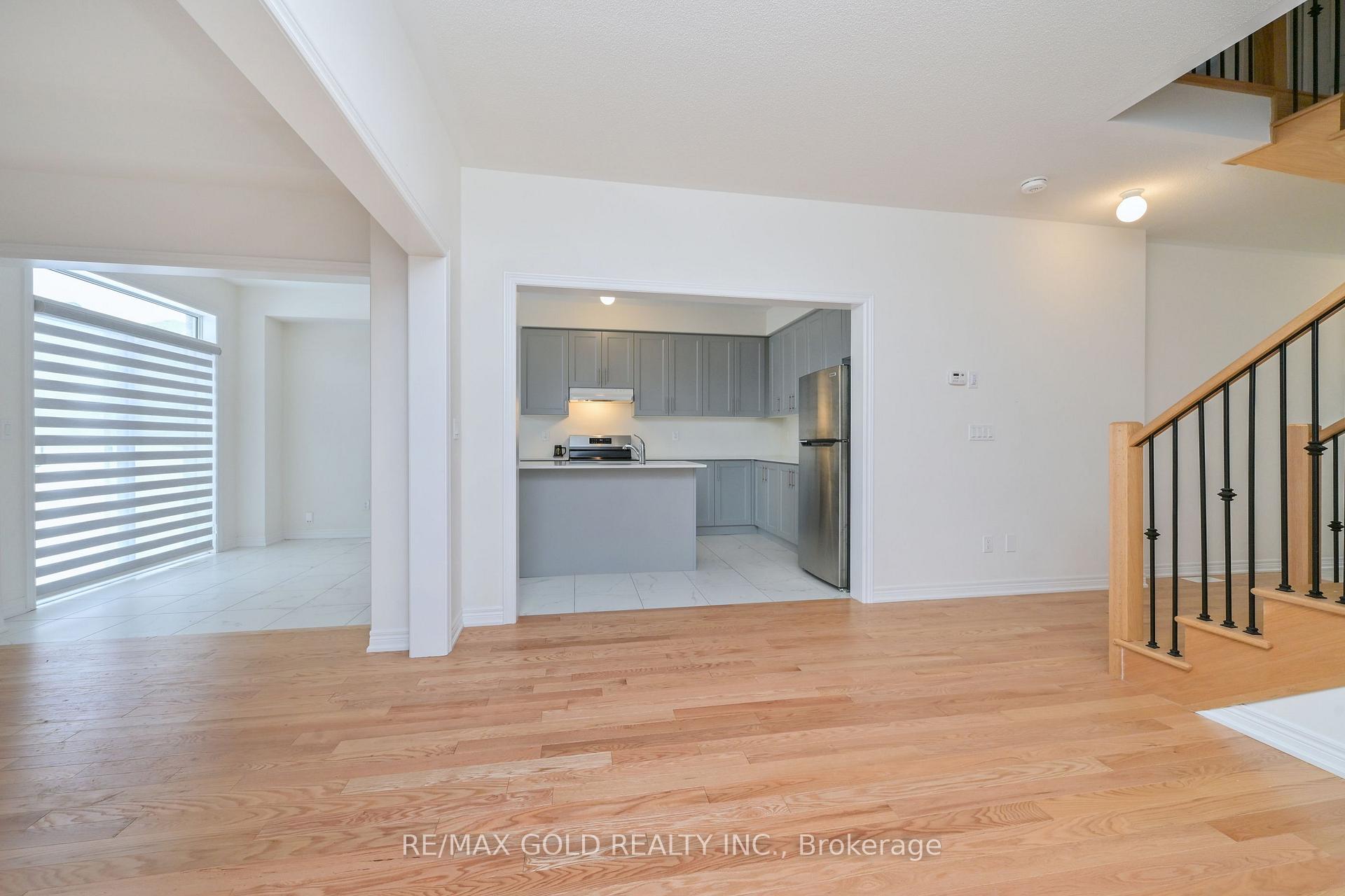 Photo 17 of 1345 Davis Loop, Innisfil, Lefroy — HOMEH