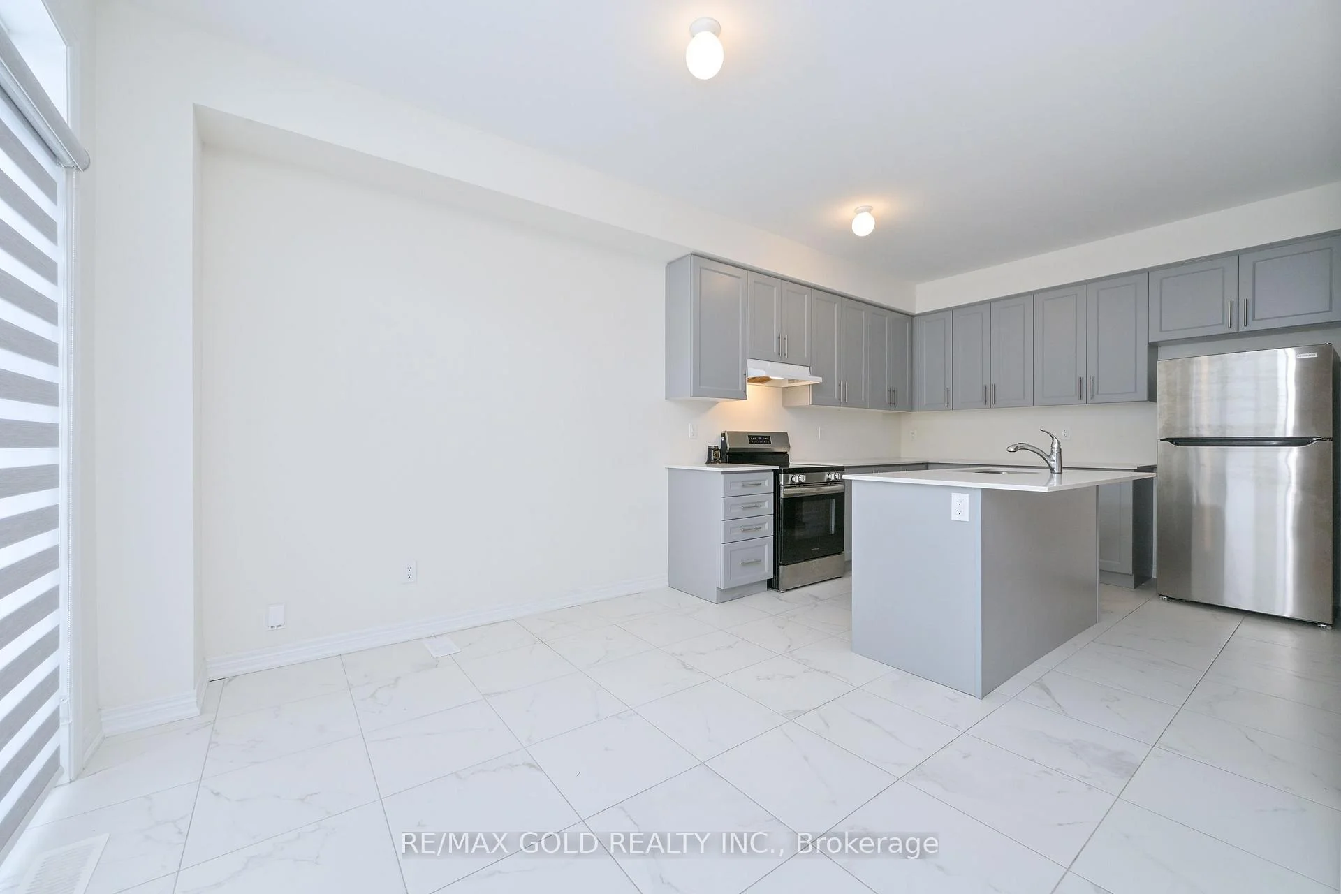 Photo 13 of 1345 Davis Loop, Innisfil, Lefroy — HOMEH