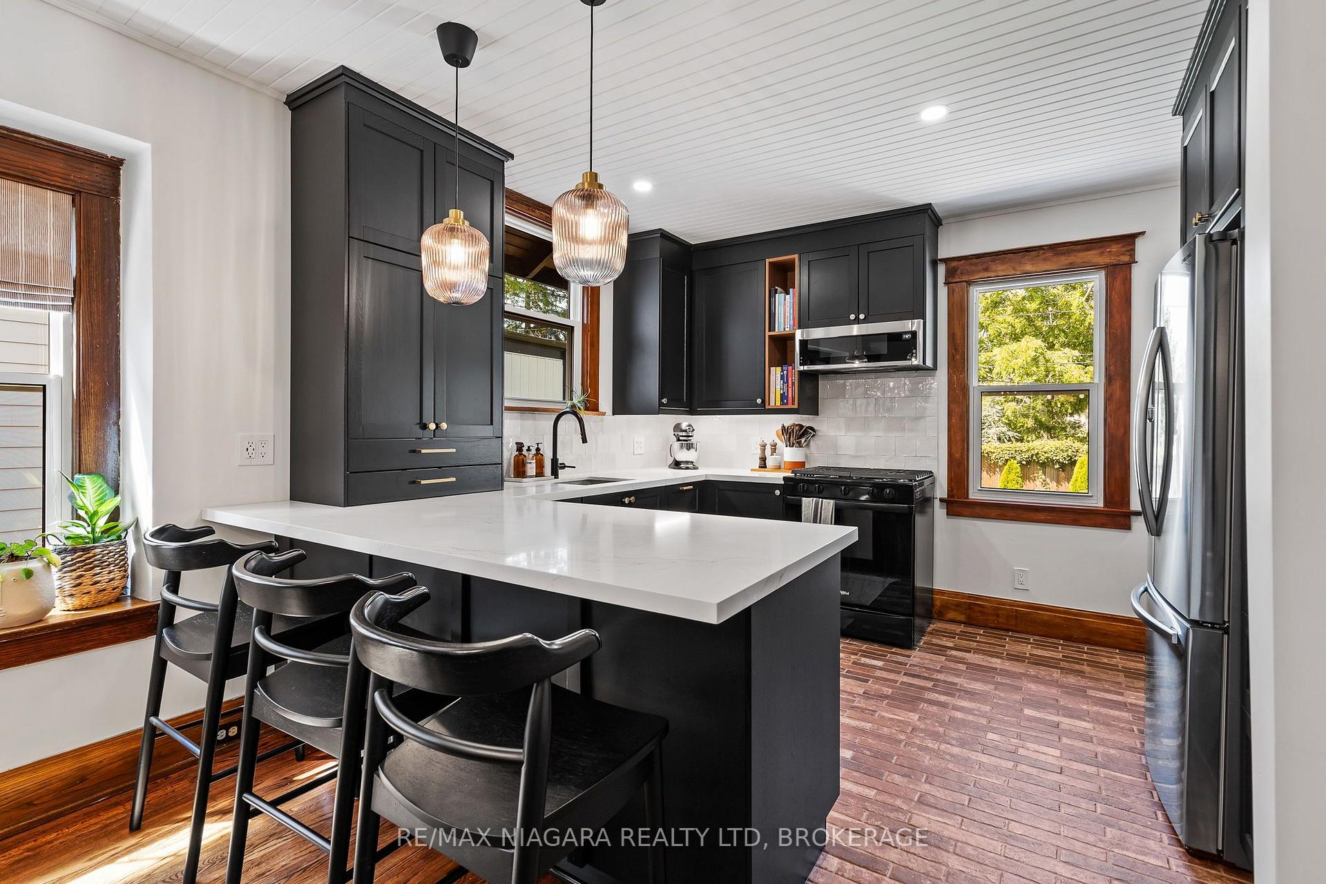 Photo 12 of 66 Highland Avenue, St. Catharines, Old Glenridge — HOMEH