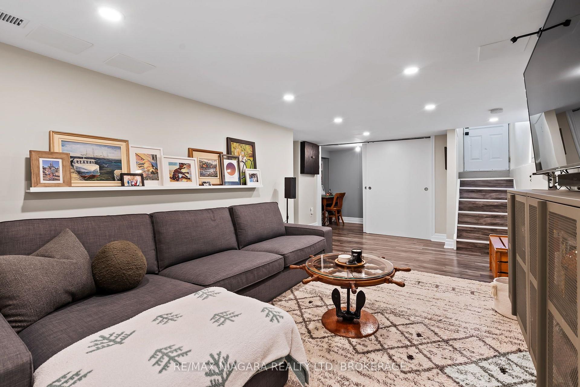 Photo 21 of 66 Highland Avenue, St. Catharines, Old Glenridge — HOMEH