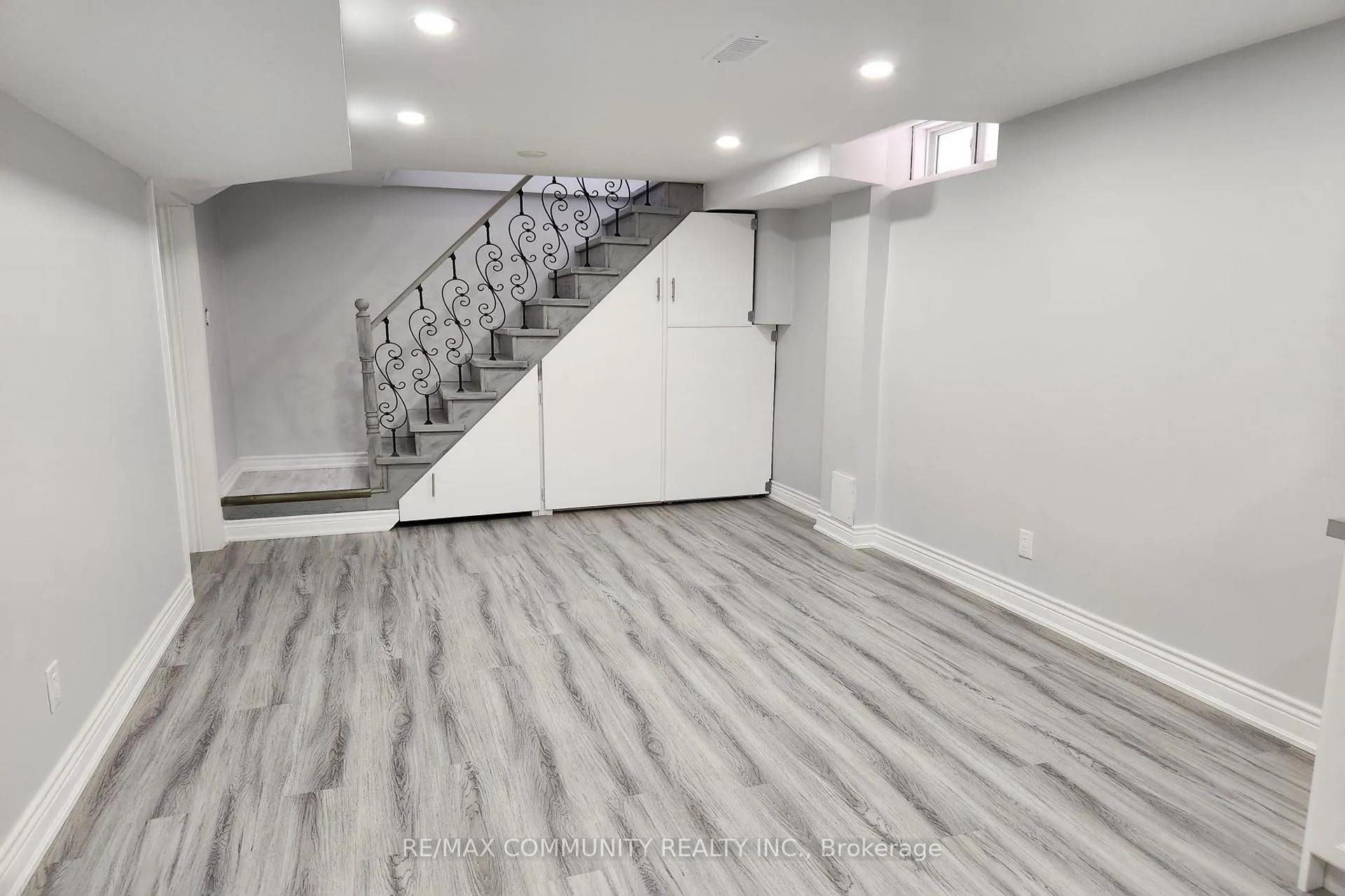 Photo 6 of Unit Bsmt, 1004 Maury Crescent, Pickering, Liverpool — HOMEH