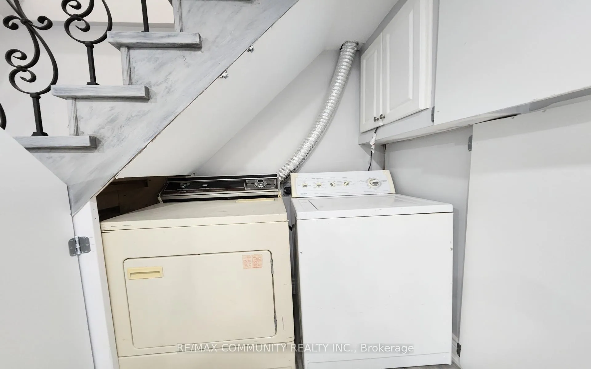 Photo 8 of Unit Bsmt, 1004 Maury Crescent, Pickering, Liverpool — HOMEH