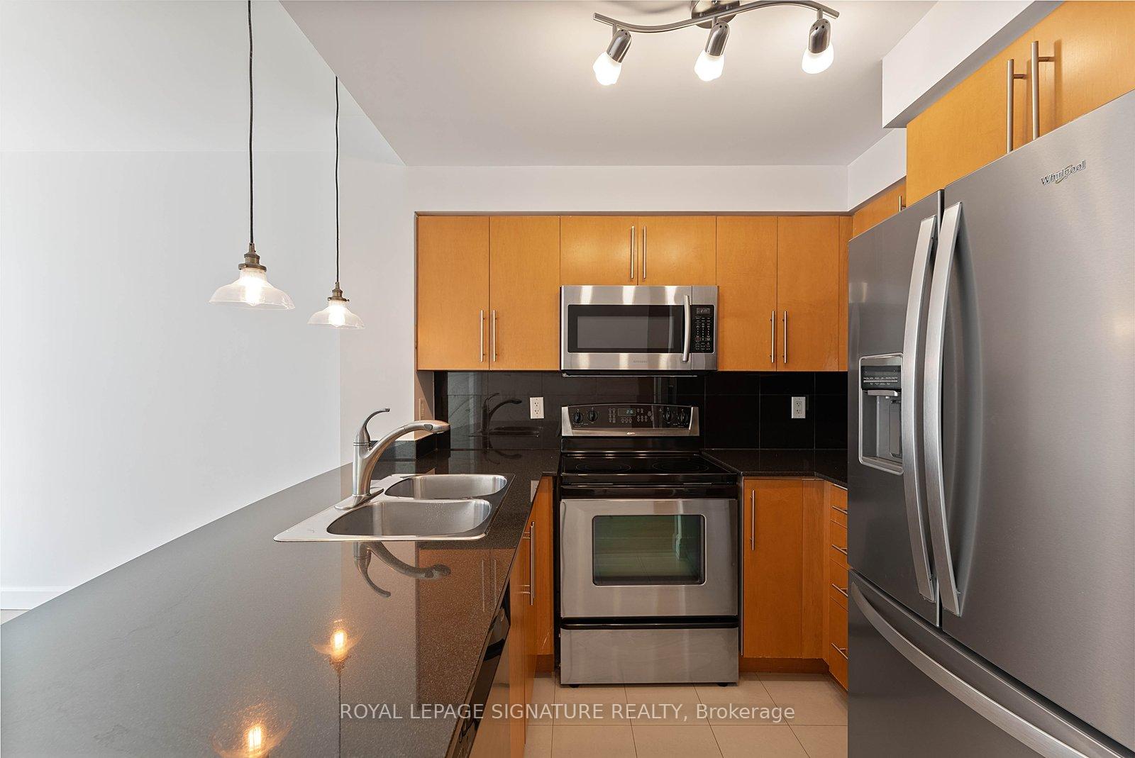 Photo 5 of Unit PH11, 18 Yonge Street, Toronto, Waterfront Communities — HOMEH