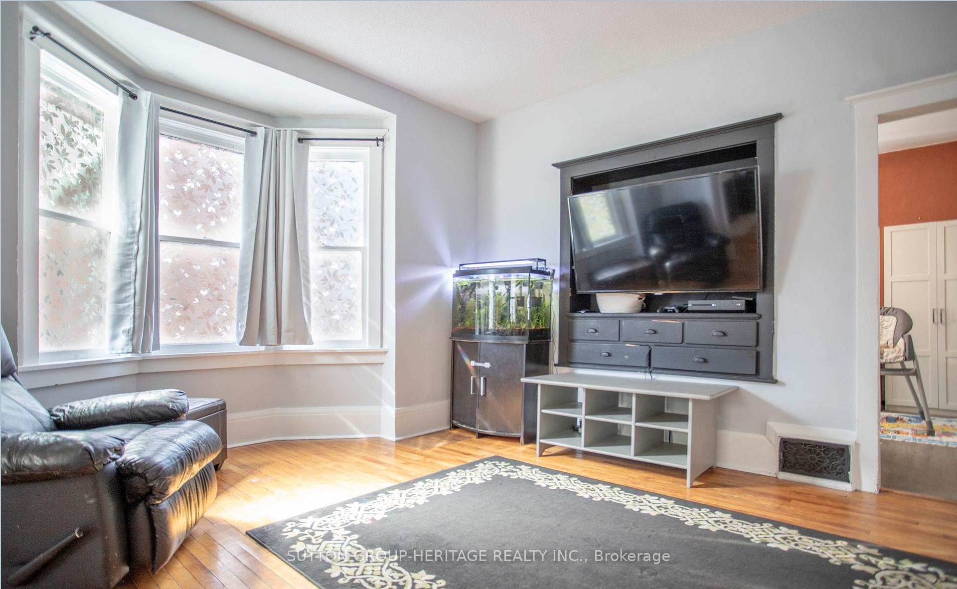 Photo 5 of 96 Agnes Street, Oshawa, O'Neill — HOMEH