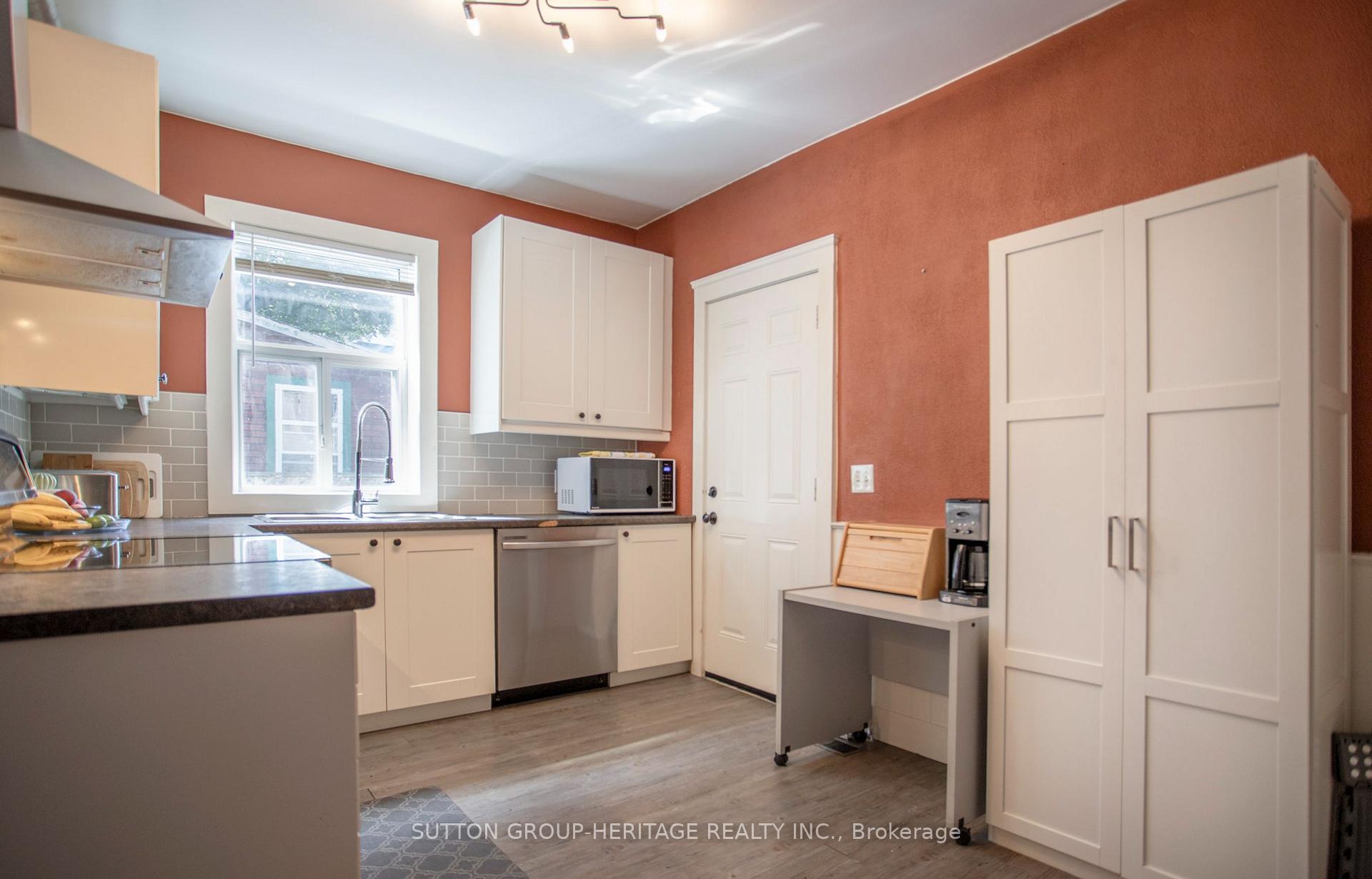 Photo 8 of 96 Agnes Street, Oshawa, O'Neill — HOMEH