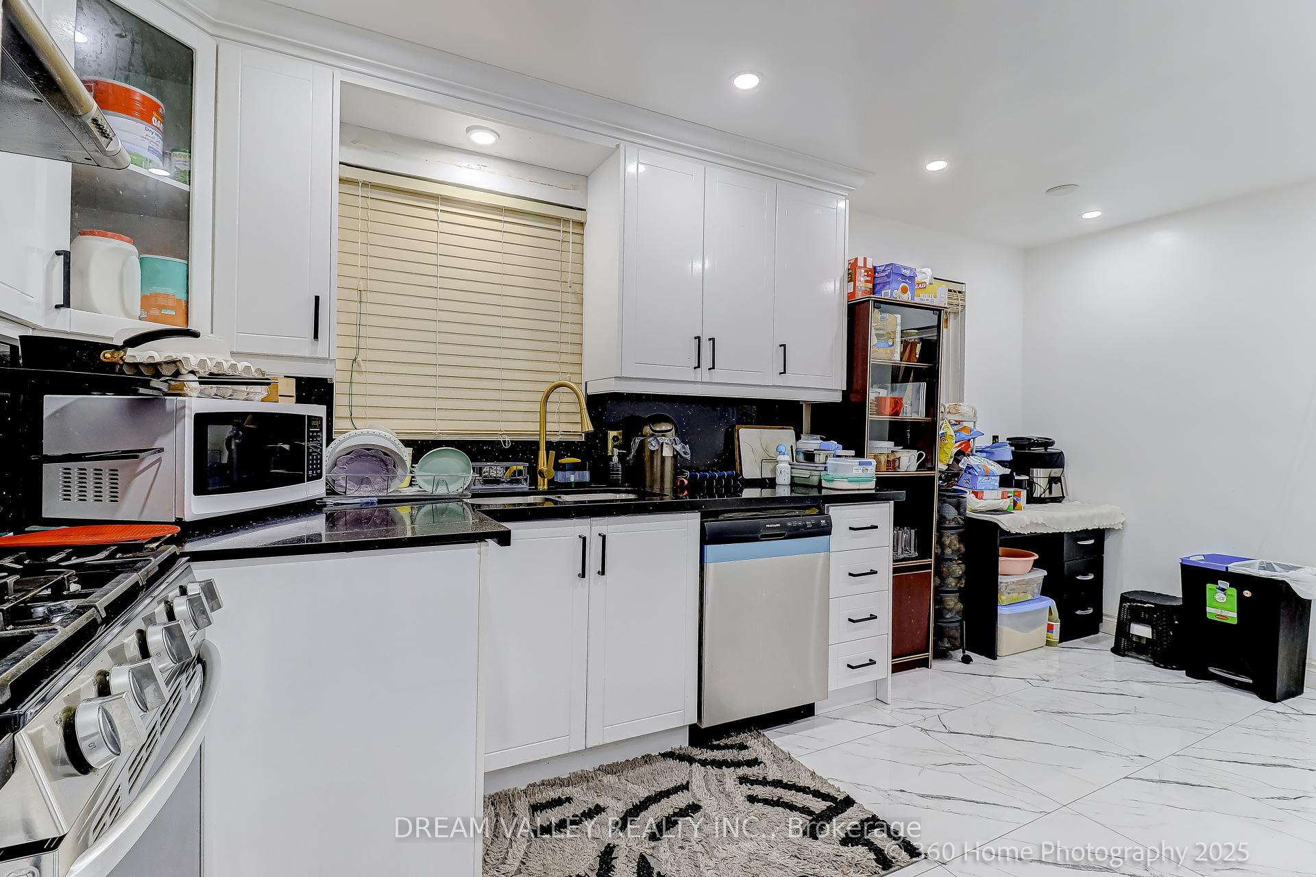 Photo 6 of 35 Waldock Street, Scarborough, West Hill — HOMEH