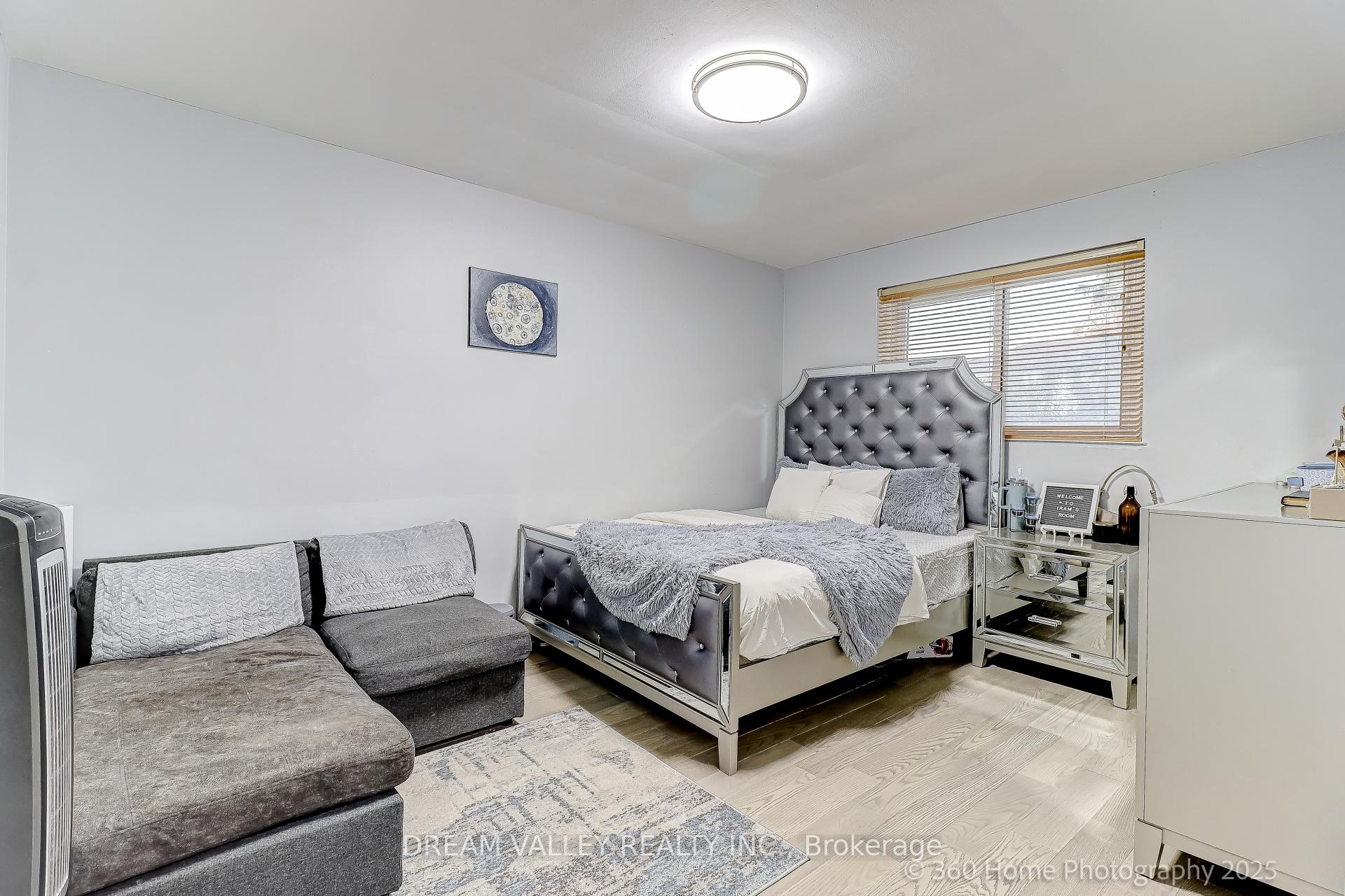 Photo 7 of 35 Waldock Street, Scarborough, West Hill — HOMEH