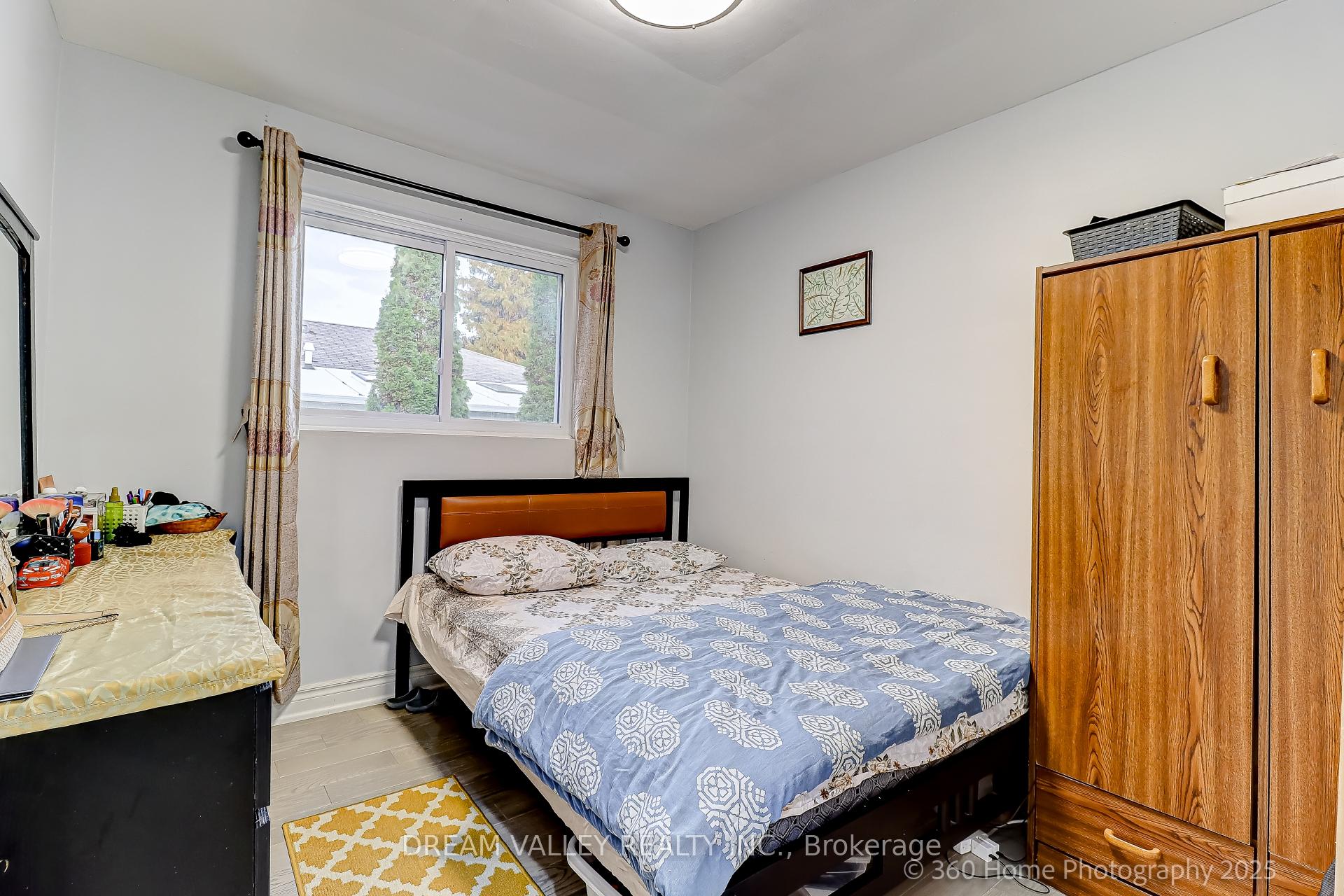 Photo 8 of 35 Waldock Street, Scarborough, West Hill — HOMEH