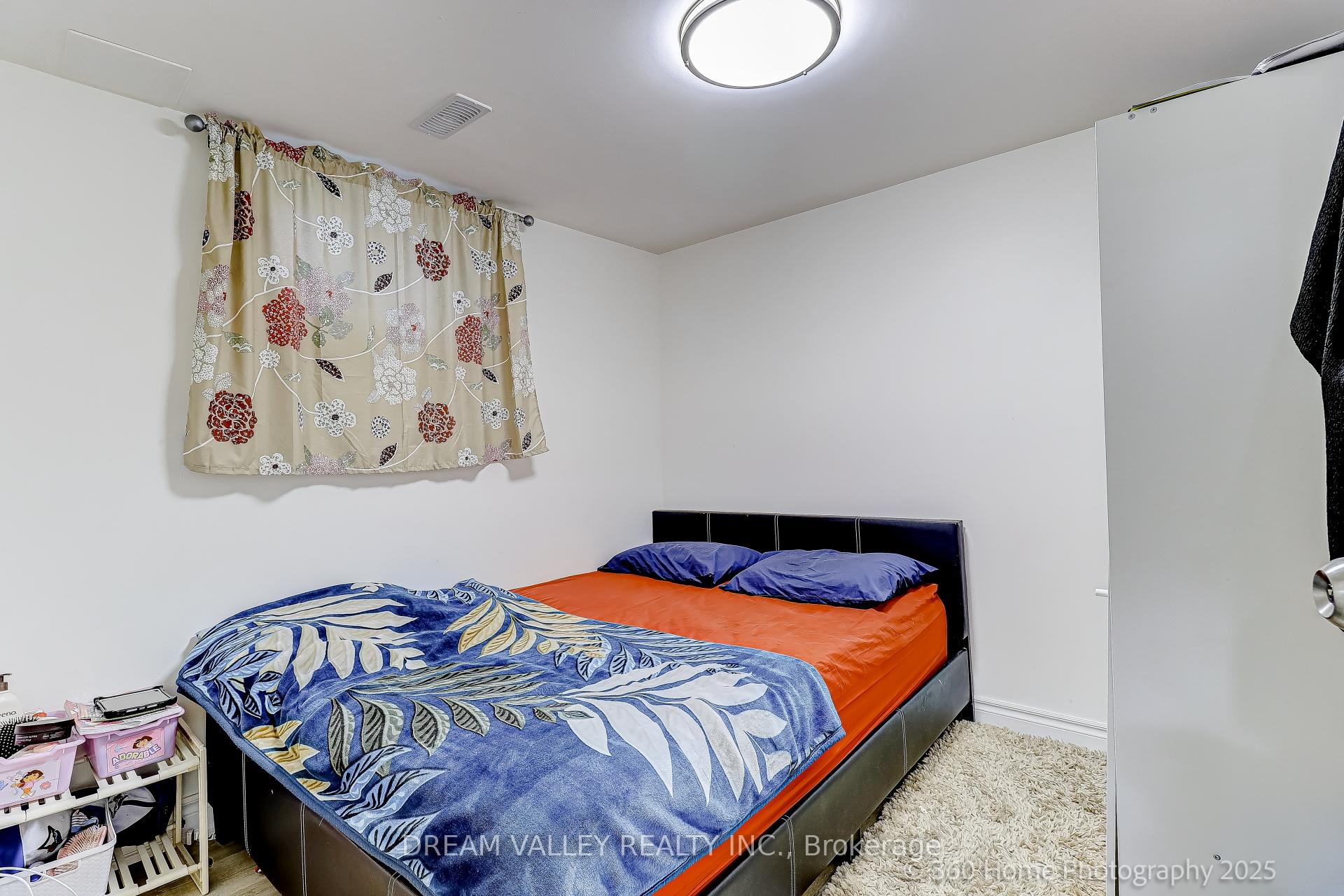 Photo 14 of 35 Waldock Street, Scarborough, West Hill — HOMEH