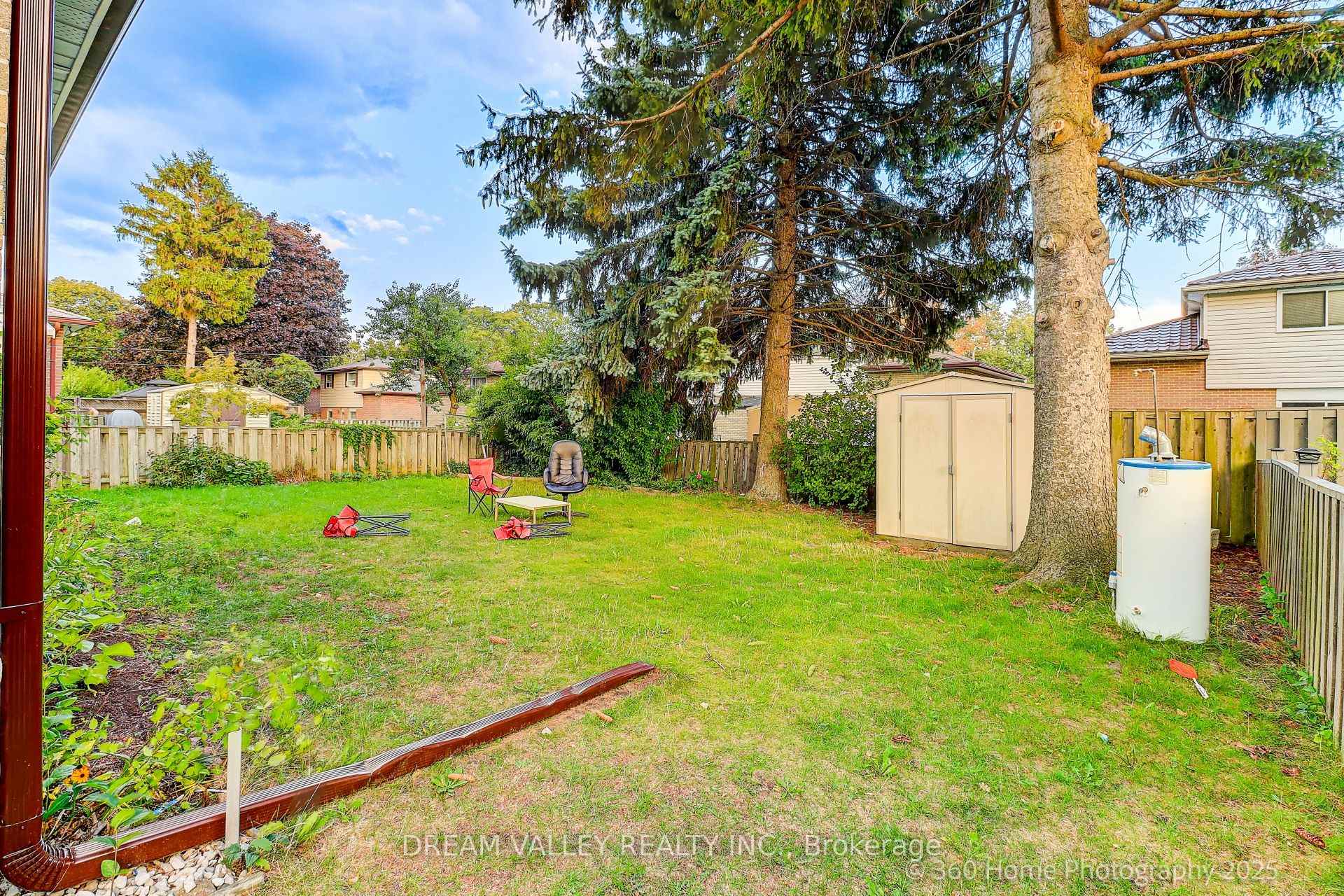 Photo 22 of 35 Waldock Street, Scarborough, West Hill — HOMEH