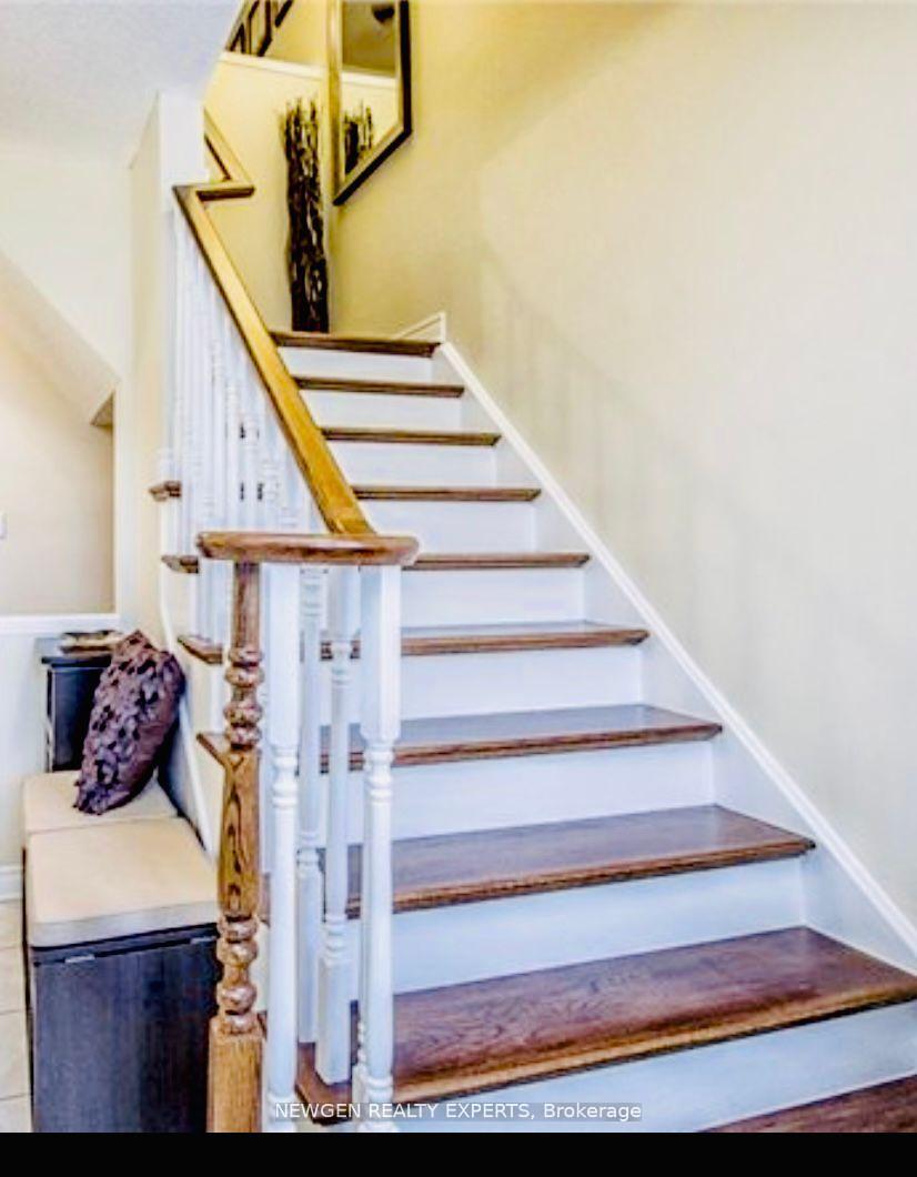 Photo 2 of 3330 Snowball Road E, Mississauga, Lisgar — HOMEH