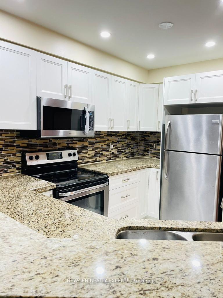 Photo 9 of 3330 Snowball Road E, Mississauga, Lisgar — HOMEH