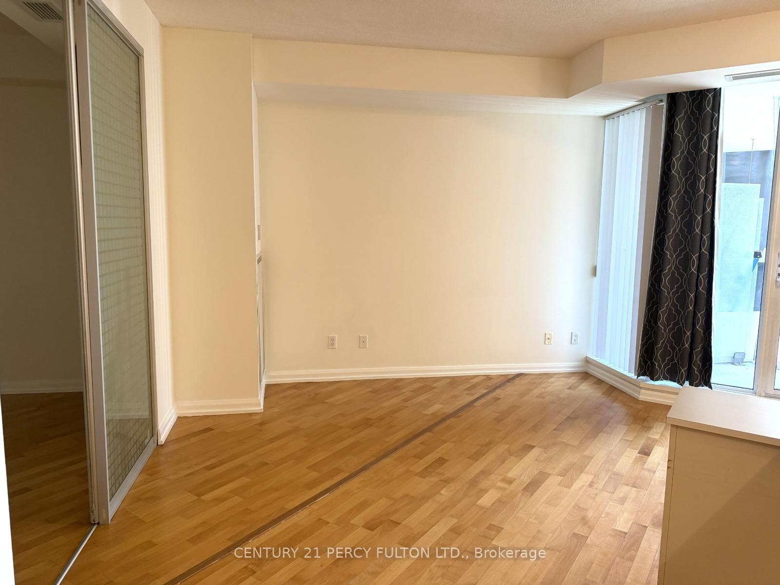Photo 9 of Unit 1501, 111 Elizabeth Street, Toronto, Bay Street Corridor — HOMEH