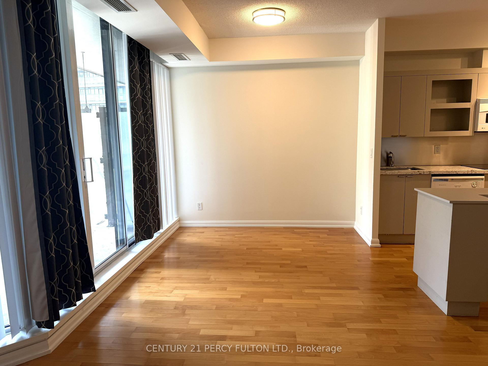 Photo 11 of Unit 1501, 111 Elizabeth Street, Toronto, Bay Street Corridor — HOMEH