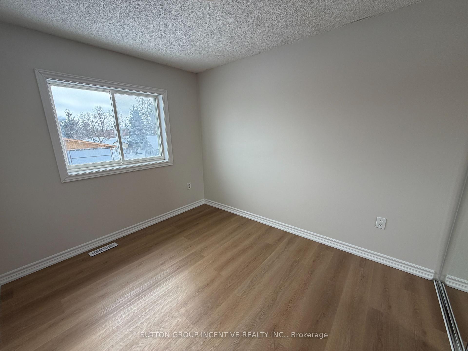 Photo 18 of 15 Timothy Lane, Barrie, Holly — HOMEH