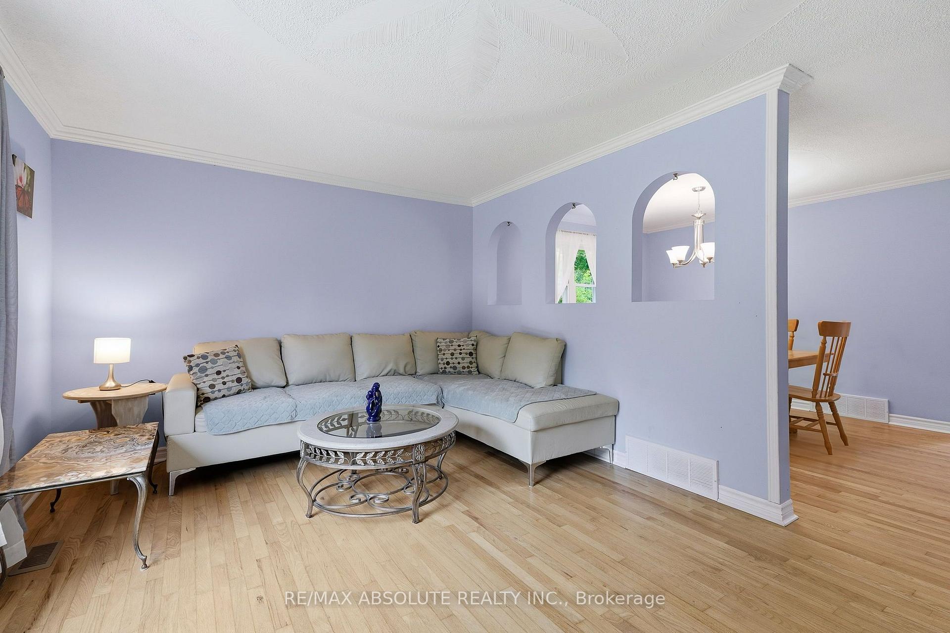 Photo 6 of 1000 Milburn Crescent, Ottawa, Cumberland Ridge — HOMEH