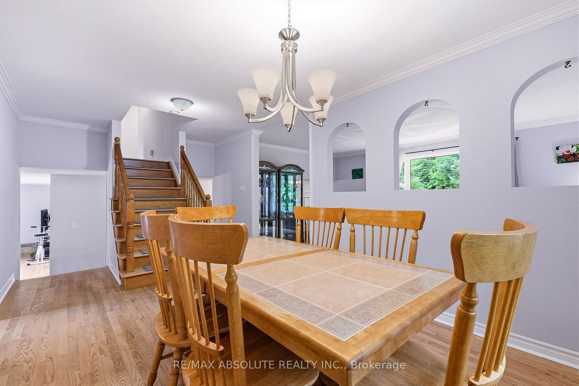 Photo 8 of 1000 Milburn Crescent, Ottawa, Cumberland Ridge — HOMEH