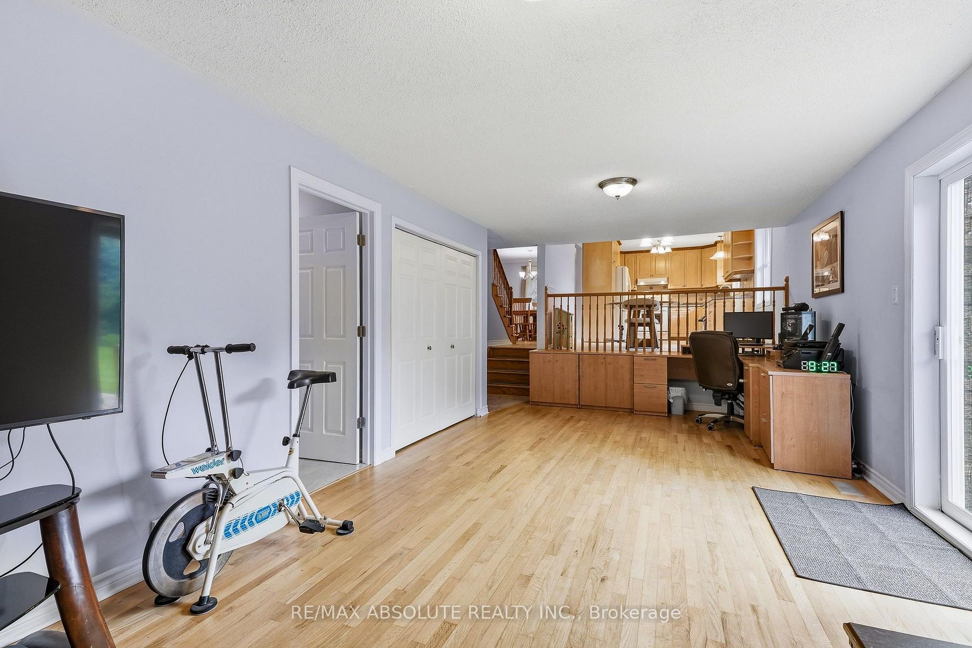Photo 18 of 1000 Milburn Crescent, Ottawa, Cumberland Ridge — HOMEH