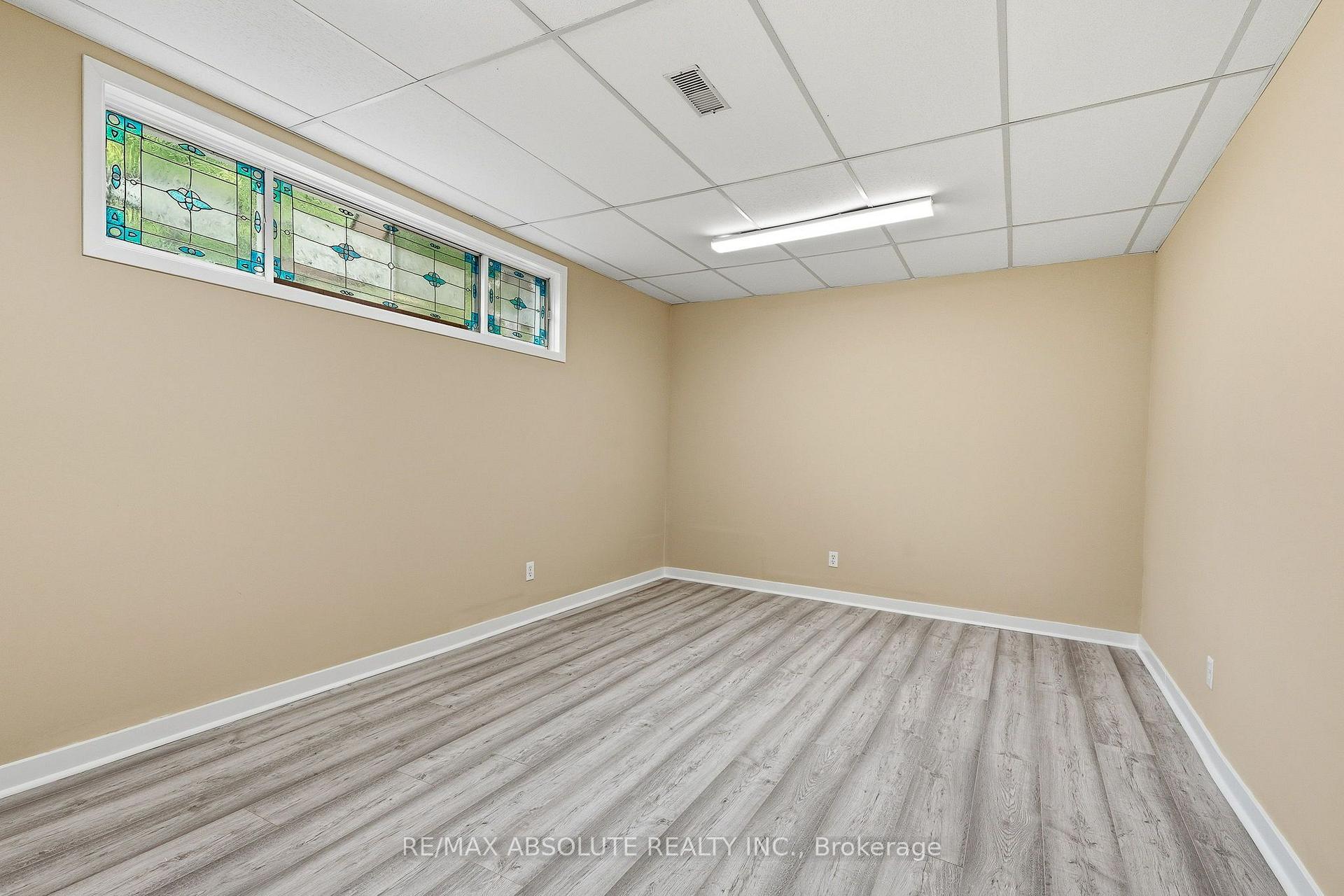 Photo 27 of 1000 Milburn Crescent, Ottawa, Cumberland Ridge — HOMEH