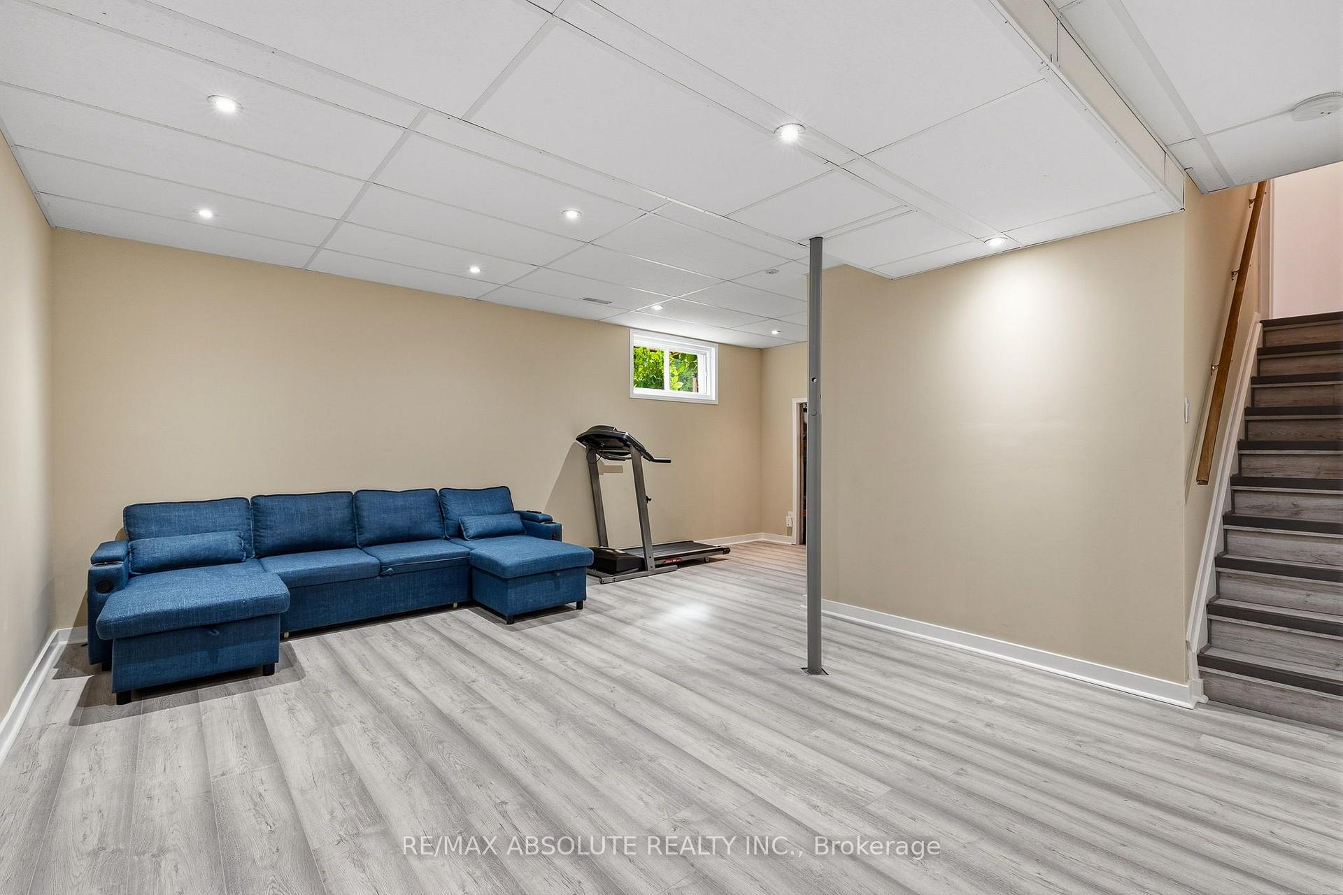 Photo 29 of 1000 Milburn Crescent, Ottawa, Cumberland Ridge — HOMEH
