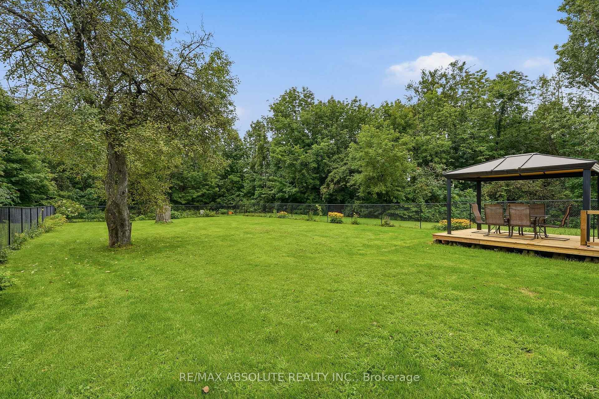 Photo 34 of 1000 Milburn Crescent, Ottawa, Cumberland Ridge — HOMEH
