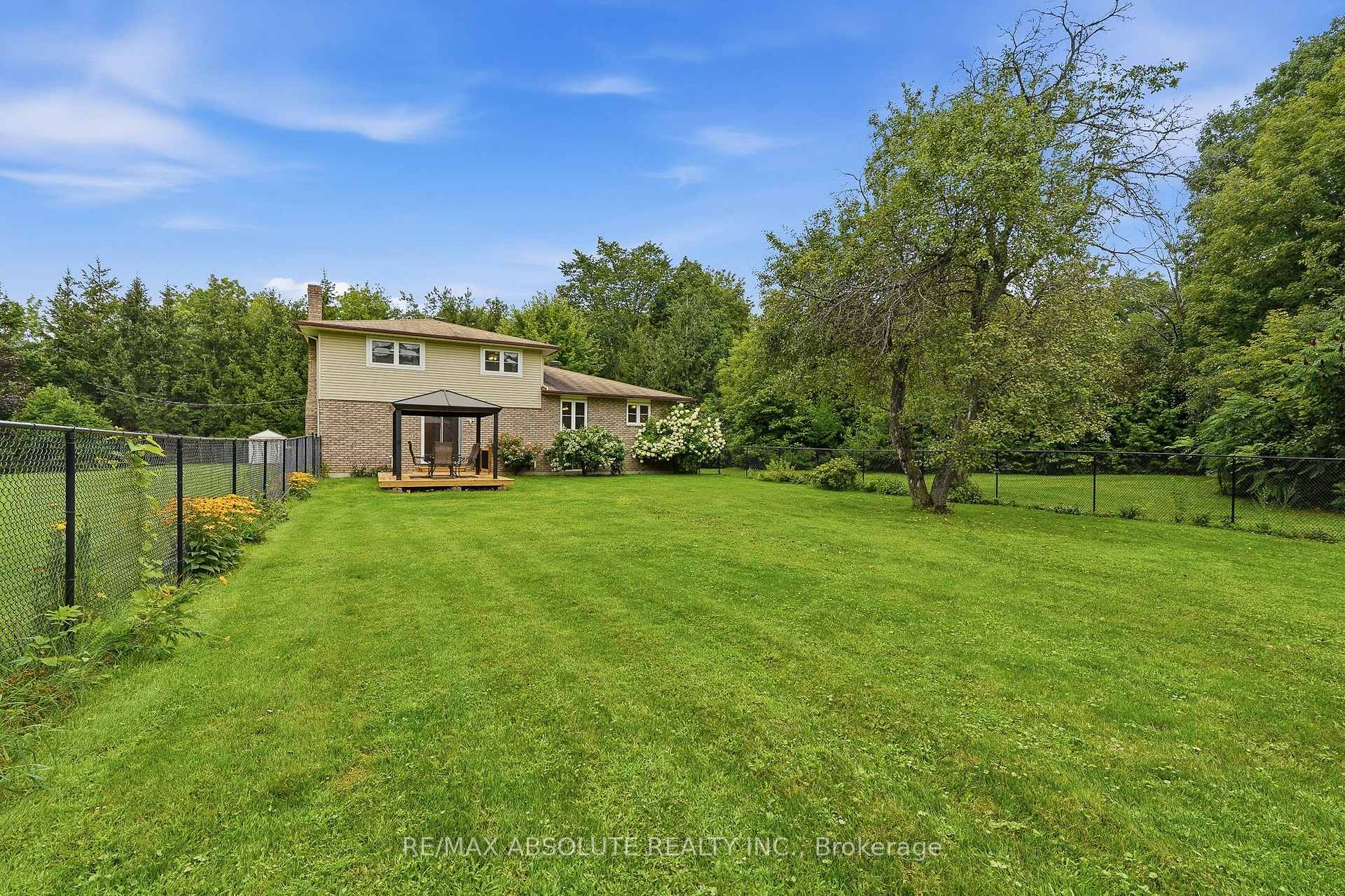 Photo 35 of 1000 Milburn Crescent, Ottawa, Cumberland Ridge — HOMEH